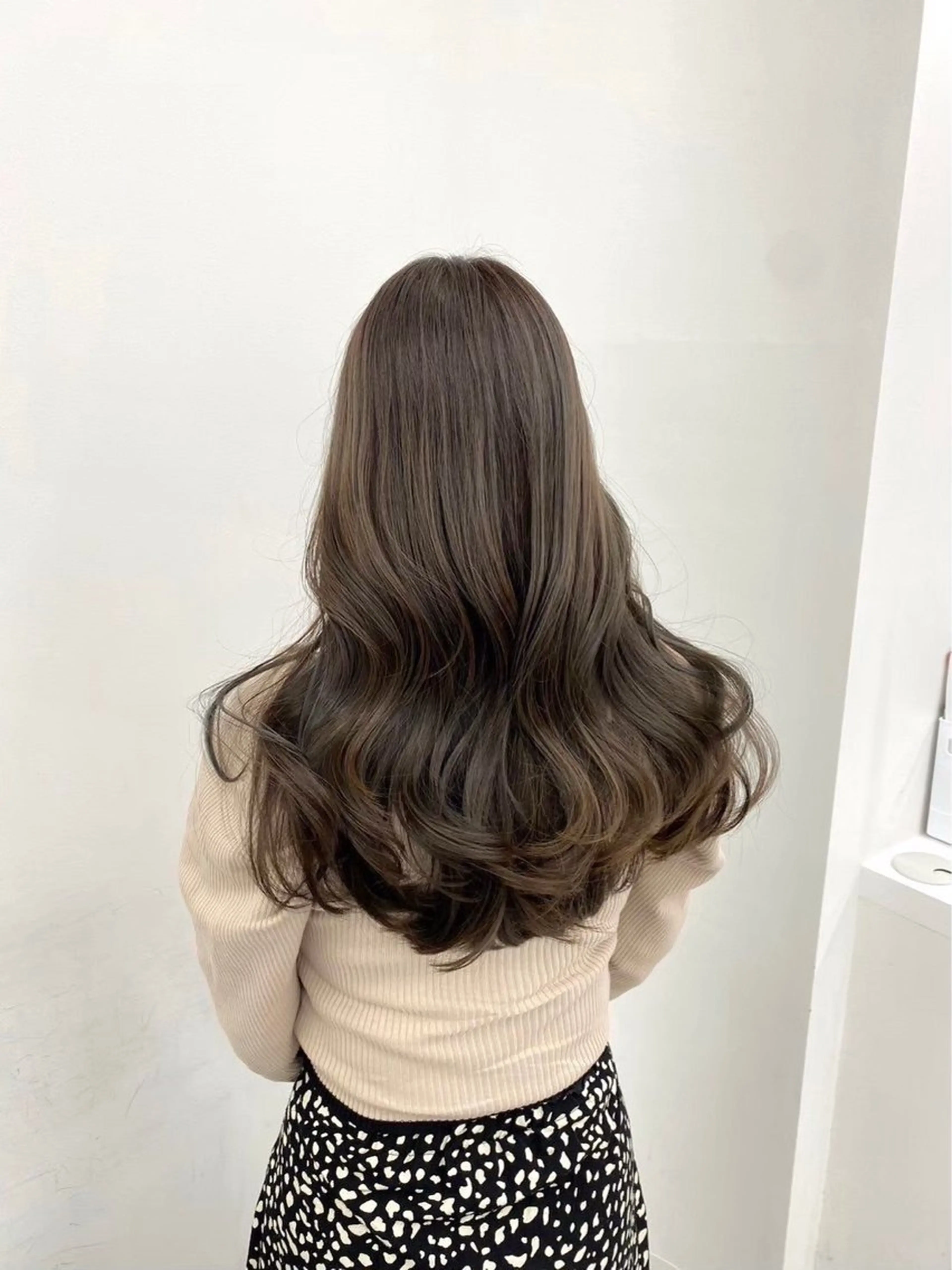 セミロング カラー 赤みなし艶カラー🍈 ユウナ🍈🤍のヘアスタイル