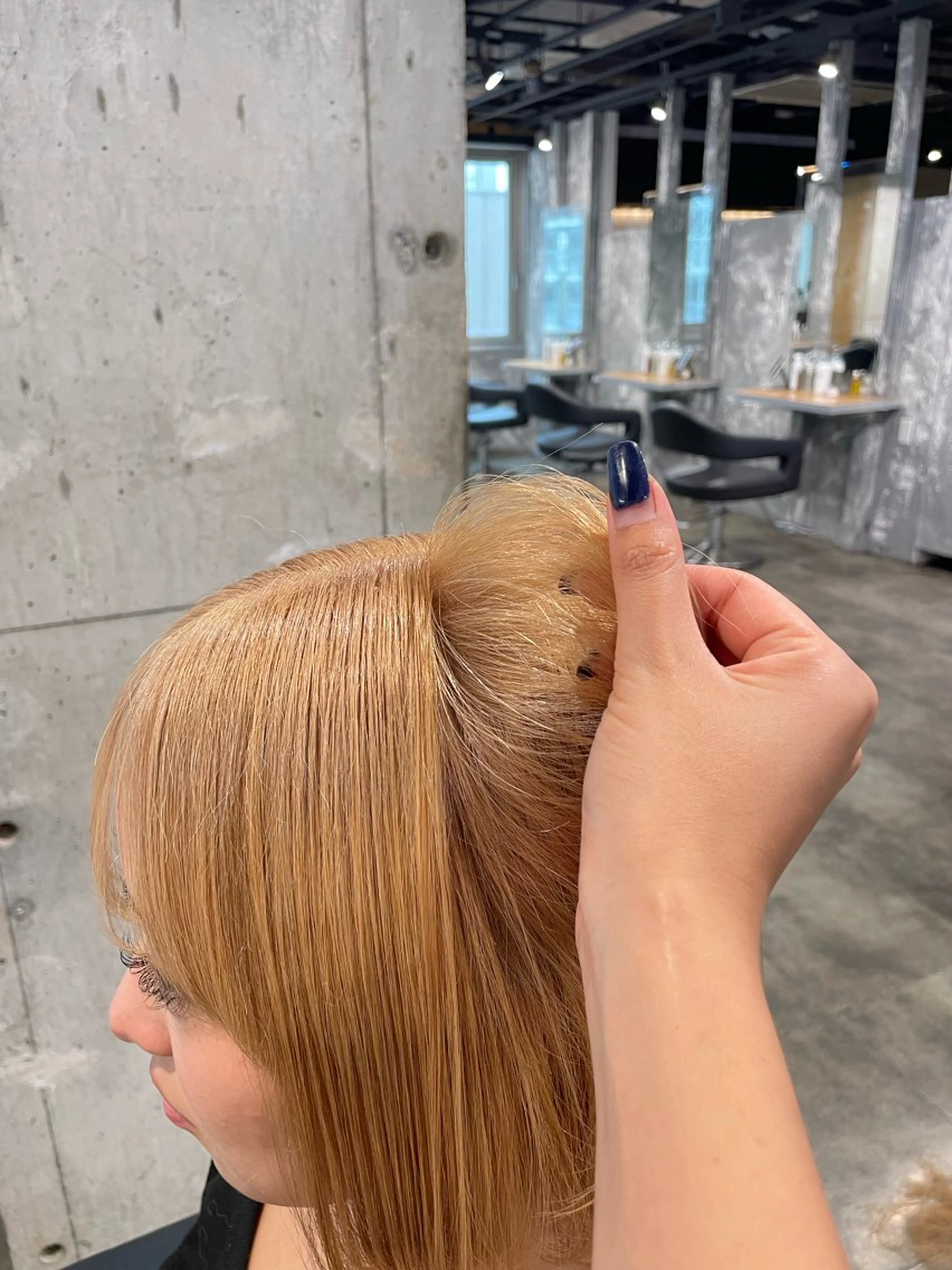 ミディアム カラー ヘアカラー トリートメント ハイトーンブロンド 横浜💞ミオのヘアスタイル