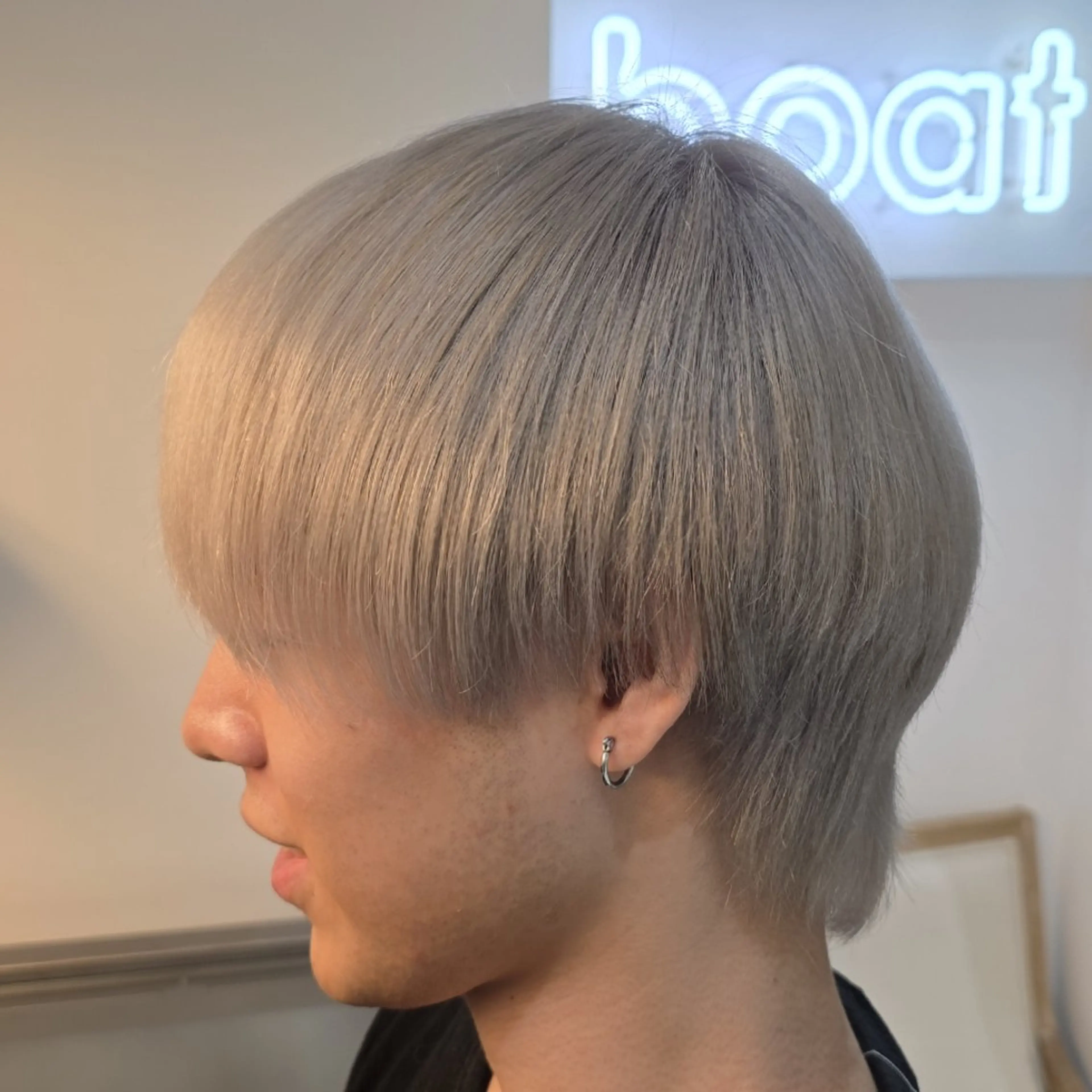 ミディアム メンズ カラー シルバー ホワイトシルバー ヘアカラー トリートメント ヘアセット メンズスタイル✂/ ハイトーン/りゅうのヘアスタイル
