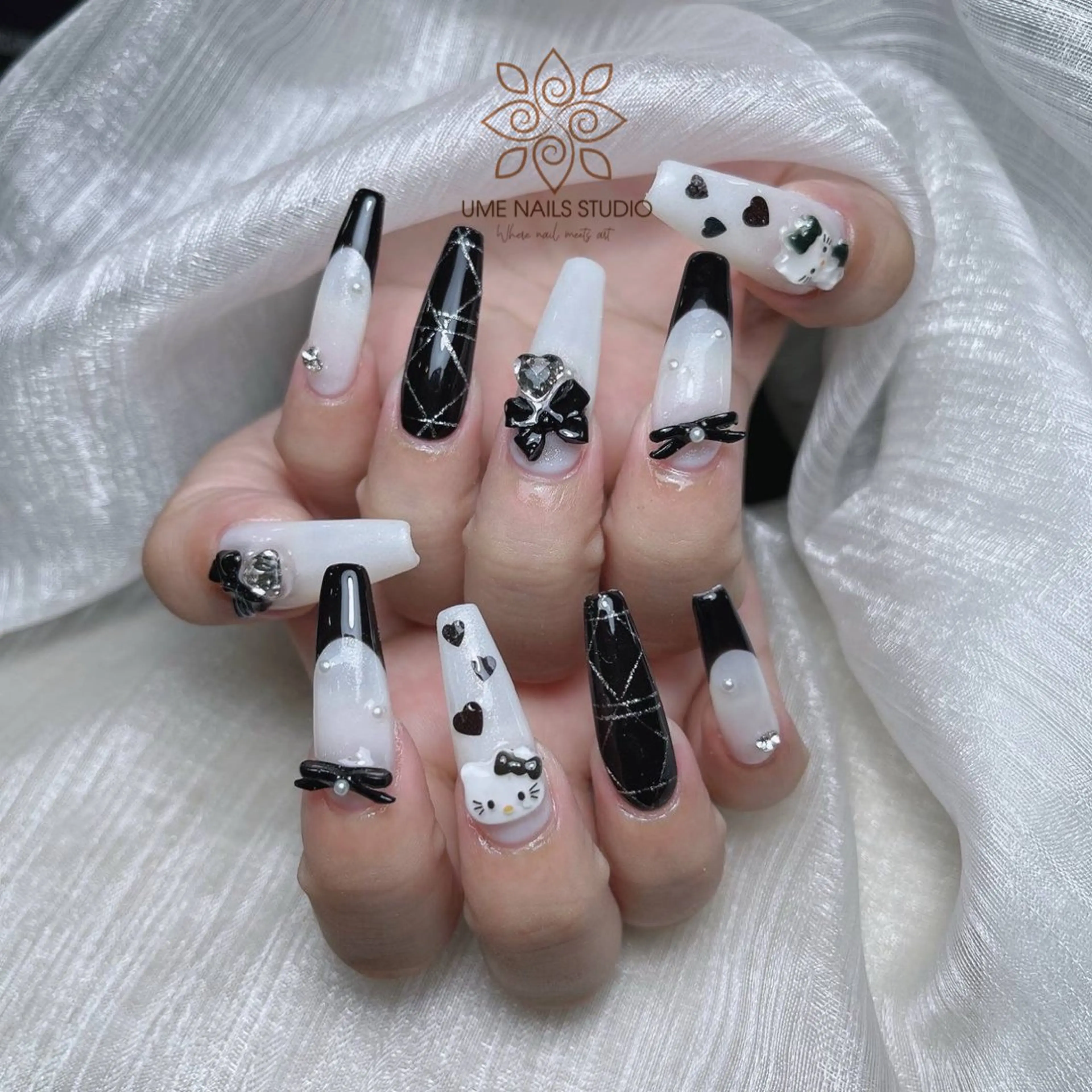 ネイル チークネイル クリアネイル ガーリー キラキラネイル 韓国ネイル ハンドネイル Ume Nail Studioのネイルデザイン