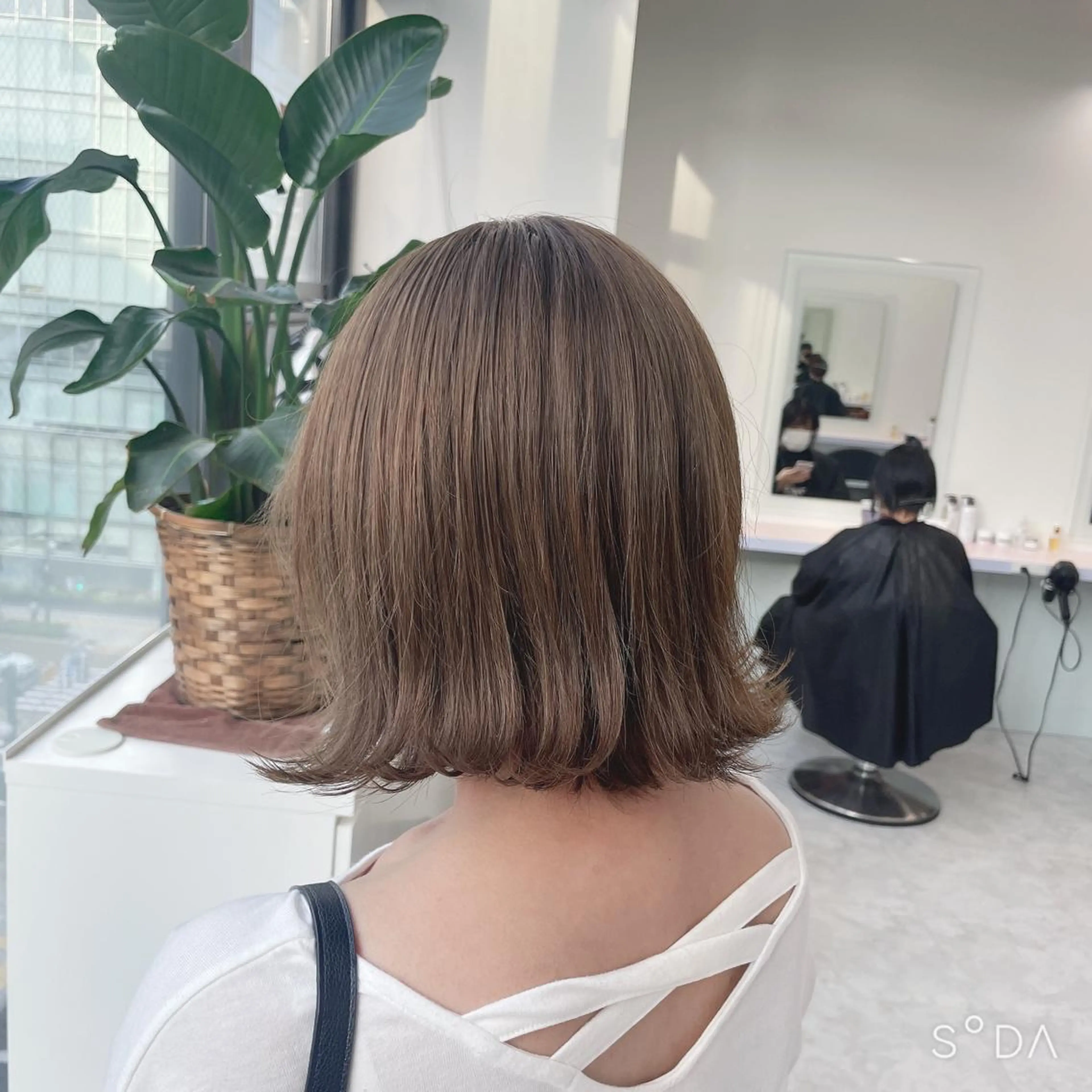 ミディアム カラー ベージュカラー オリーブベージュ 🫧ハイトーン🫧 ベージュ🫧徹哉のヘアスタイル