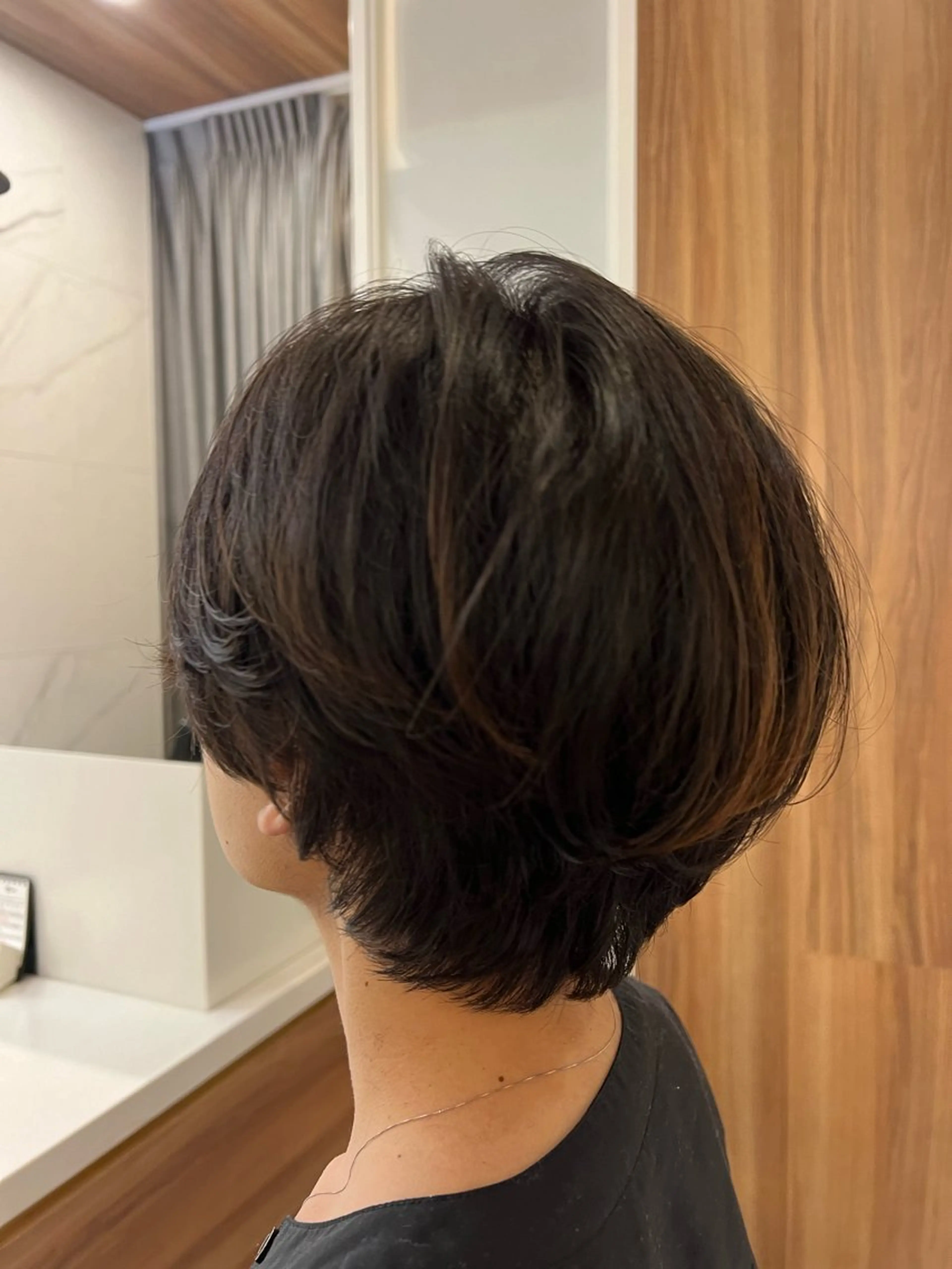 ショート 村中 逸紀のヘアスタイル