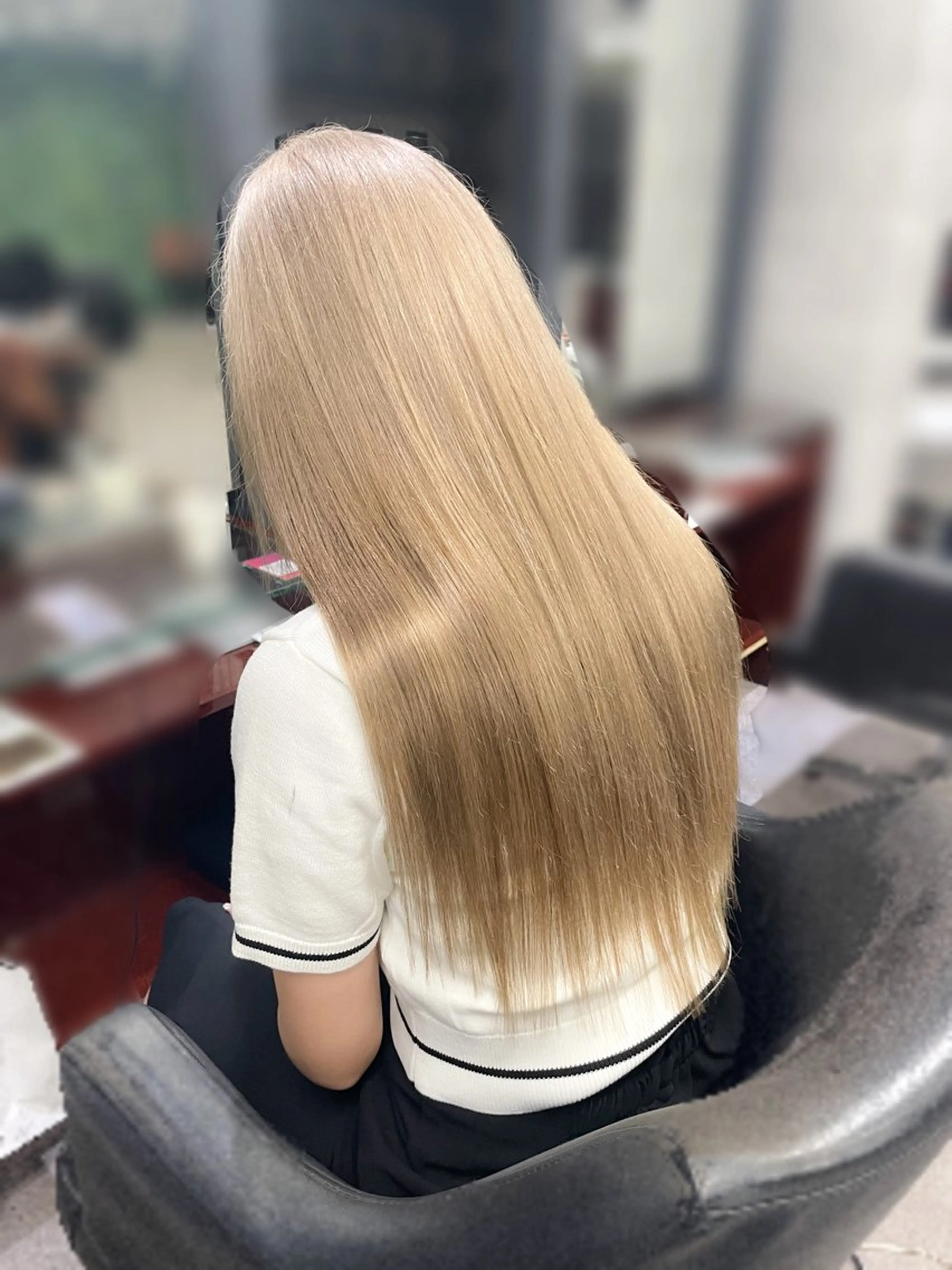 ロング カラー ベージュカラー ブリーチ ハイトーンカラー ハイトーンベージュ エクステ カット ヘアカラー トリートメント エクステ ハイトーンエクステ 🎩カズキ🎩のヘアスタイル