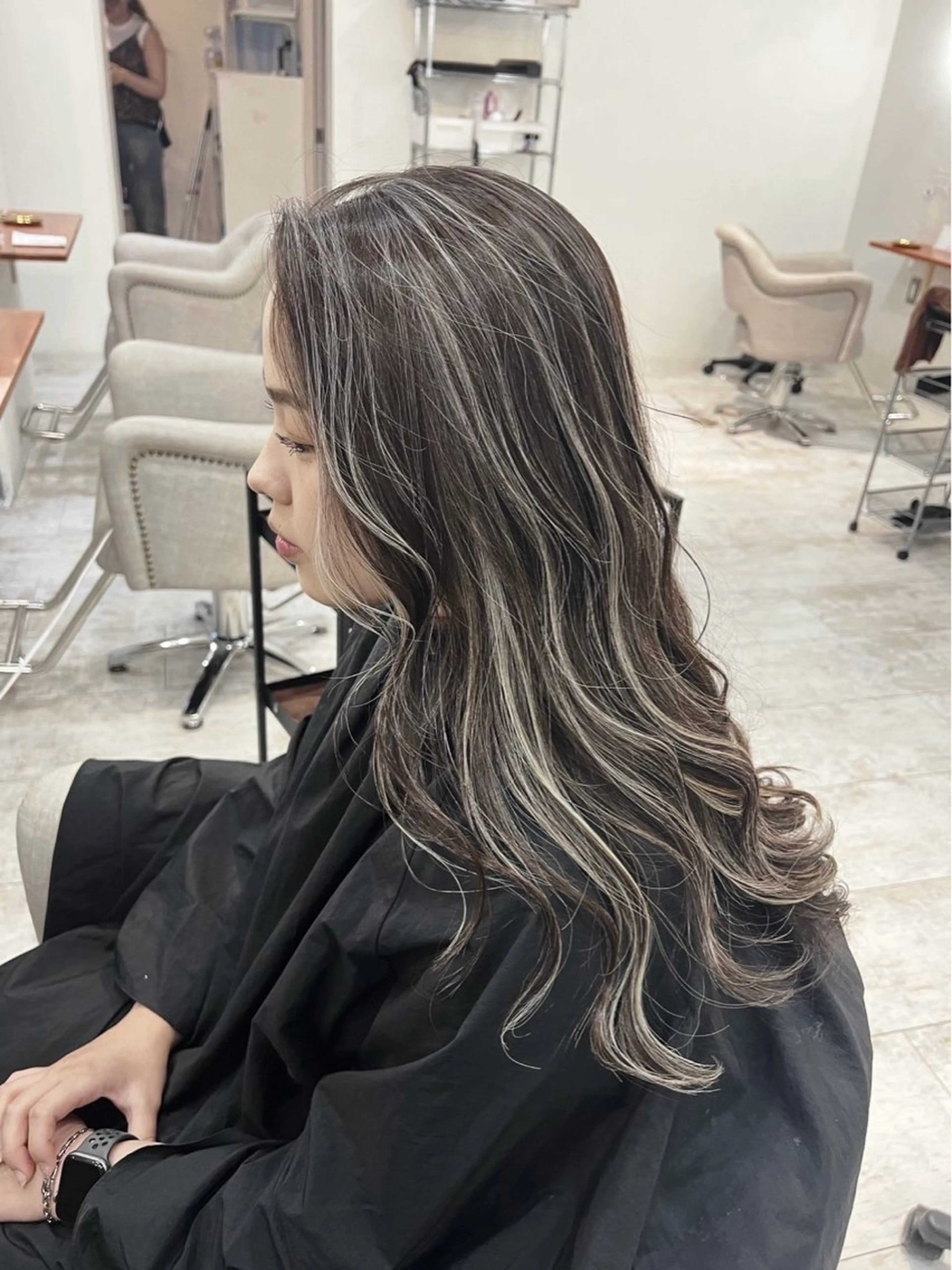 ロング カラー ダークグレー ダークグレージュ グレージュ ハイライトカラー ハイライト ヘアカラー トリートメント ate.心斎橋店所属・指名数No.1 /NAOYAのヘアスタイル