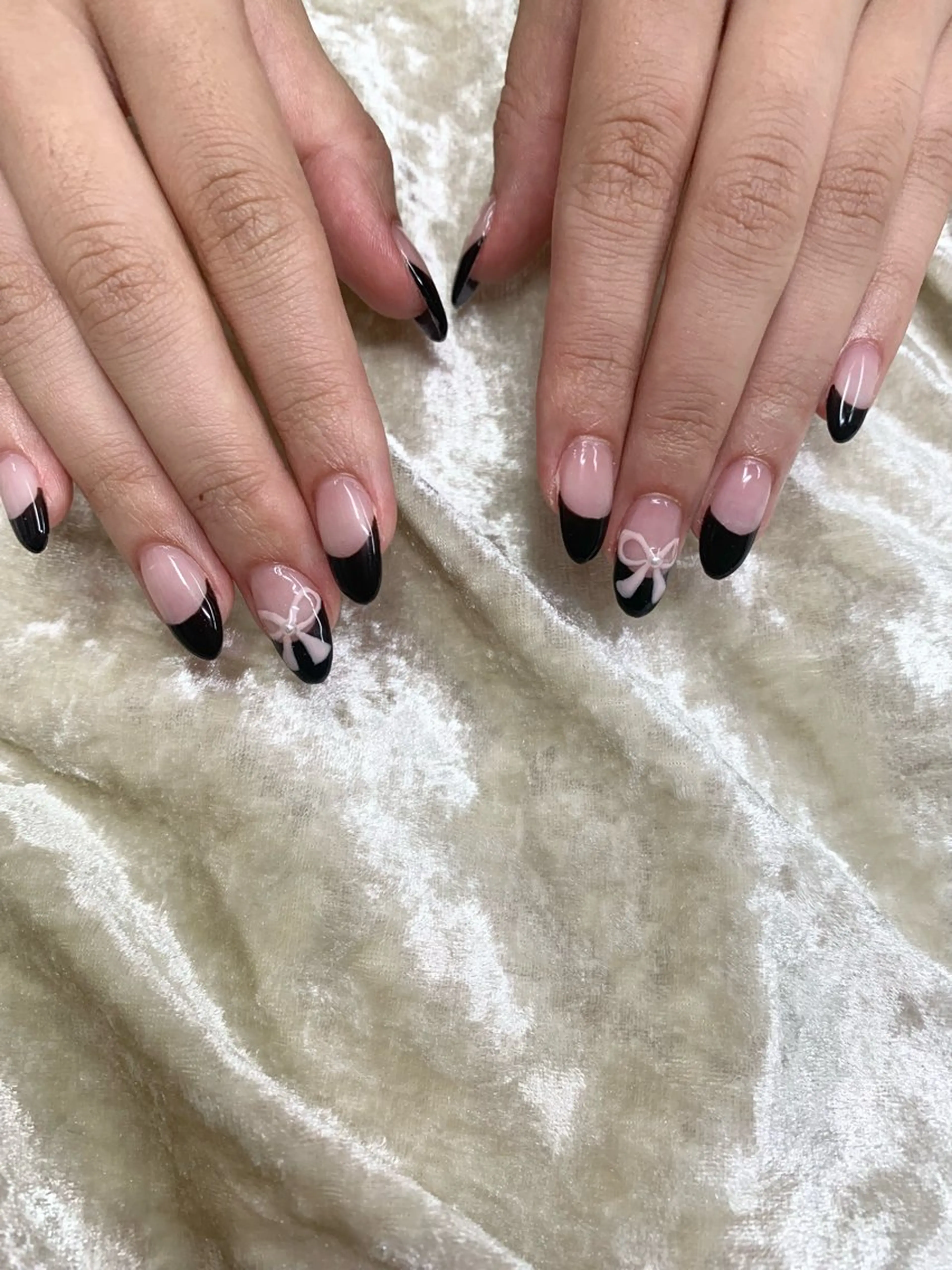 ミディアム ハンドネイル ネイルPetit Ribbonのネイルデザイン