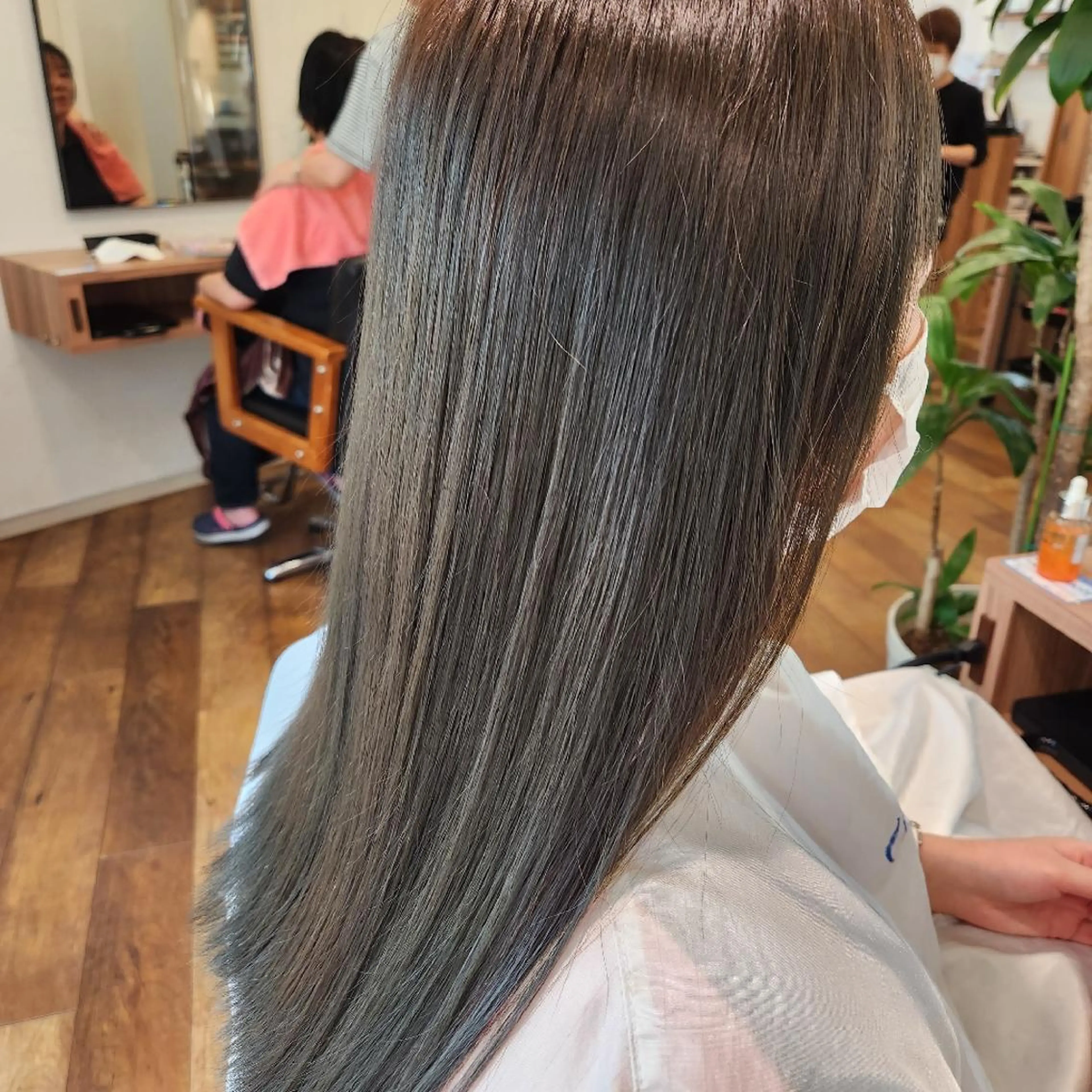 美容しょうへいの店 四郎丸店所属・小宮山 裕理のヘアスタイル
