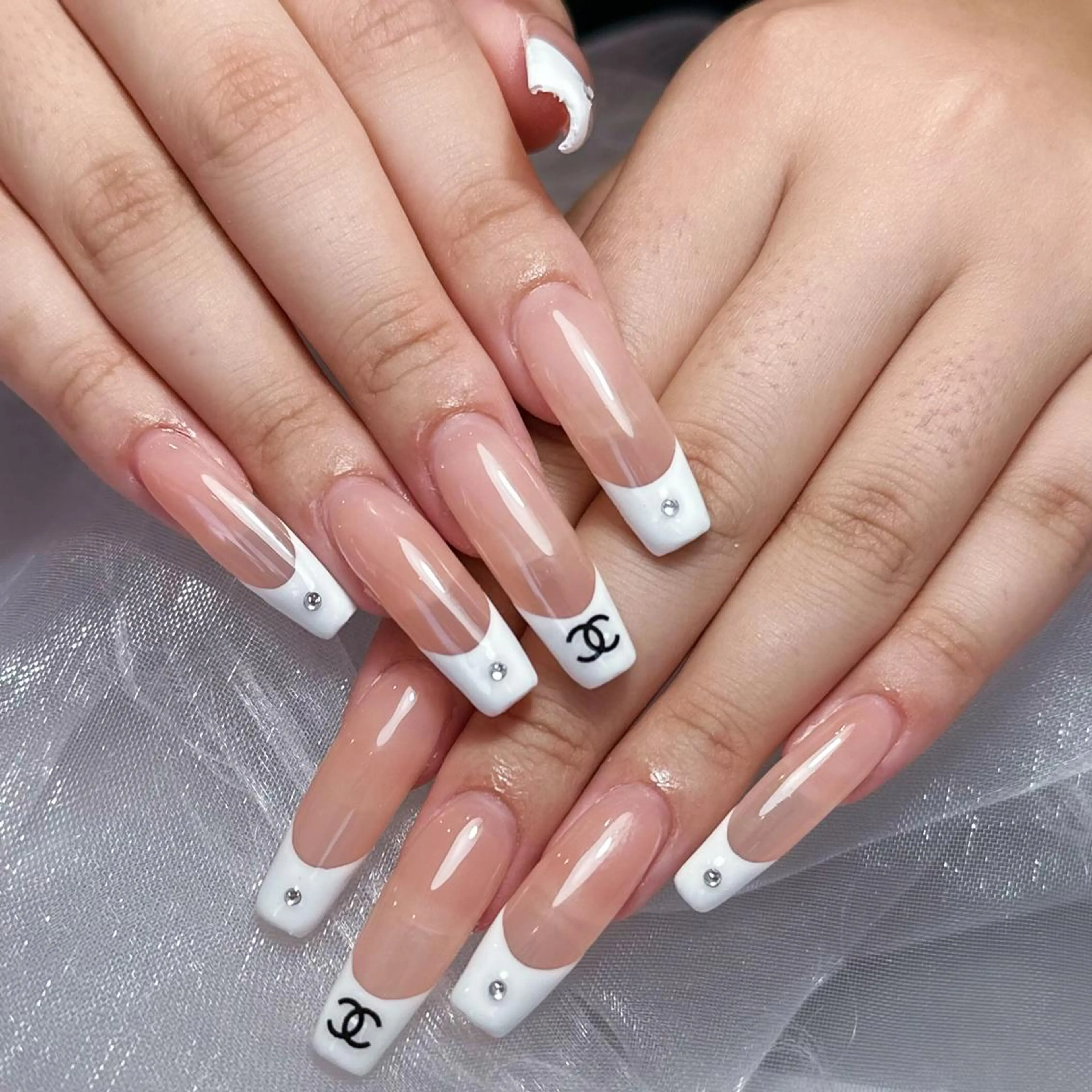 ネイル アートネイル オーロラネイル ガーリー キラキラネイル マグネットネイル ハンドネイル YOYO 💅のネイルデザイン