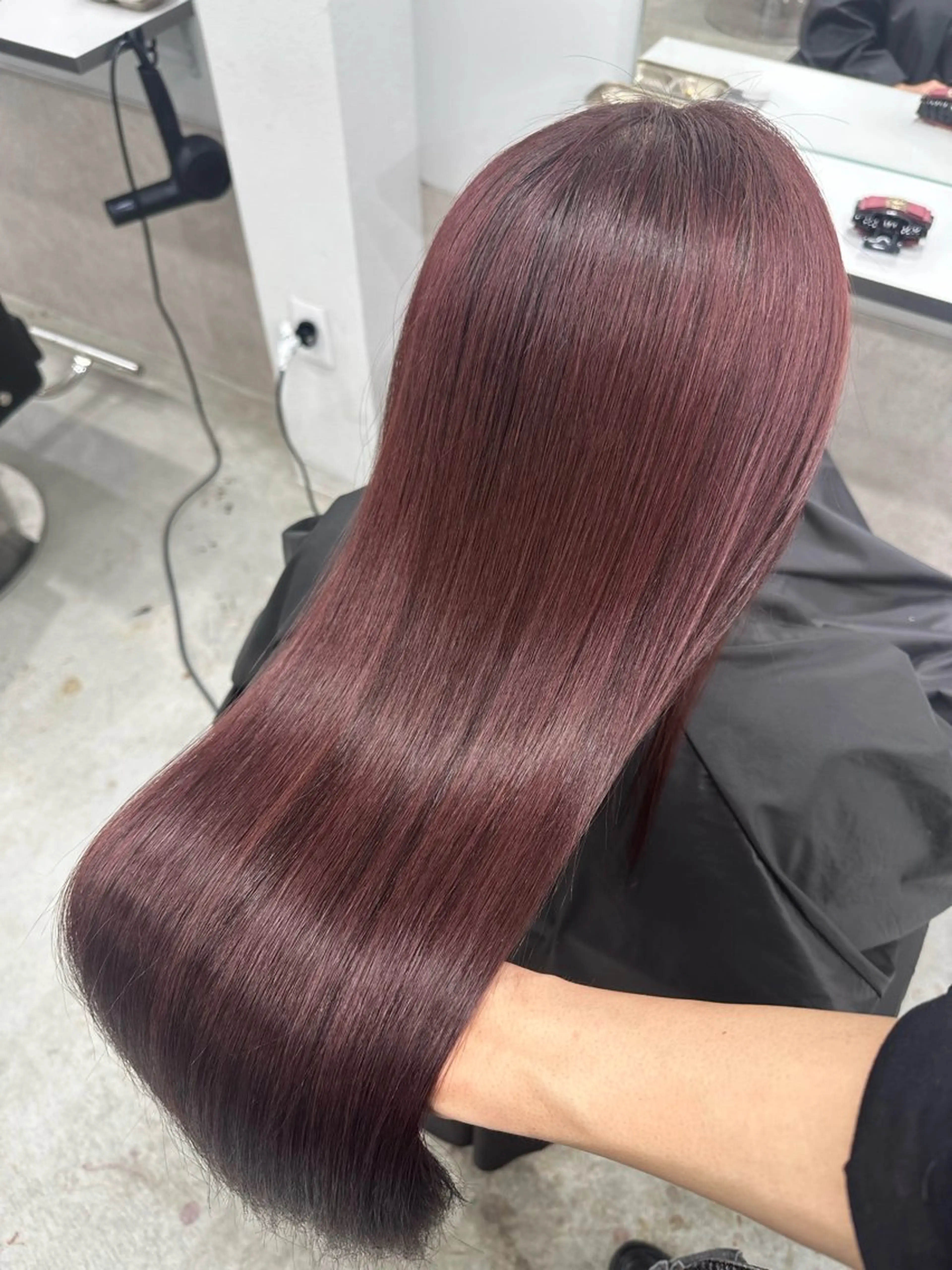 ロング カラー ブリーチ ブラウンカラー ケアブリーチ 透明感カラー デザインカラー カット ヘアカラー トリートメント バレイヤージュ/ ミルクティーベージュのヘアスタイル