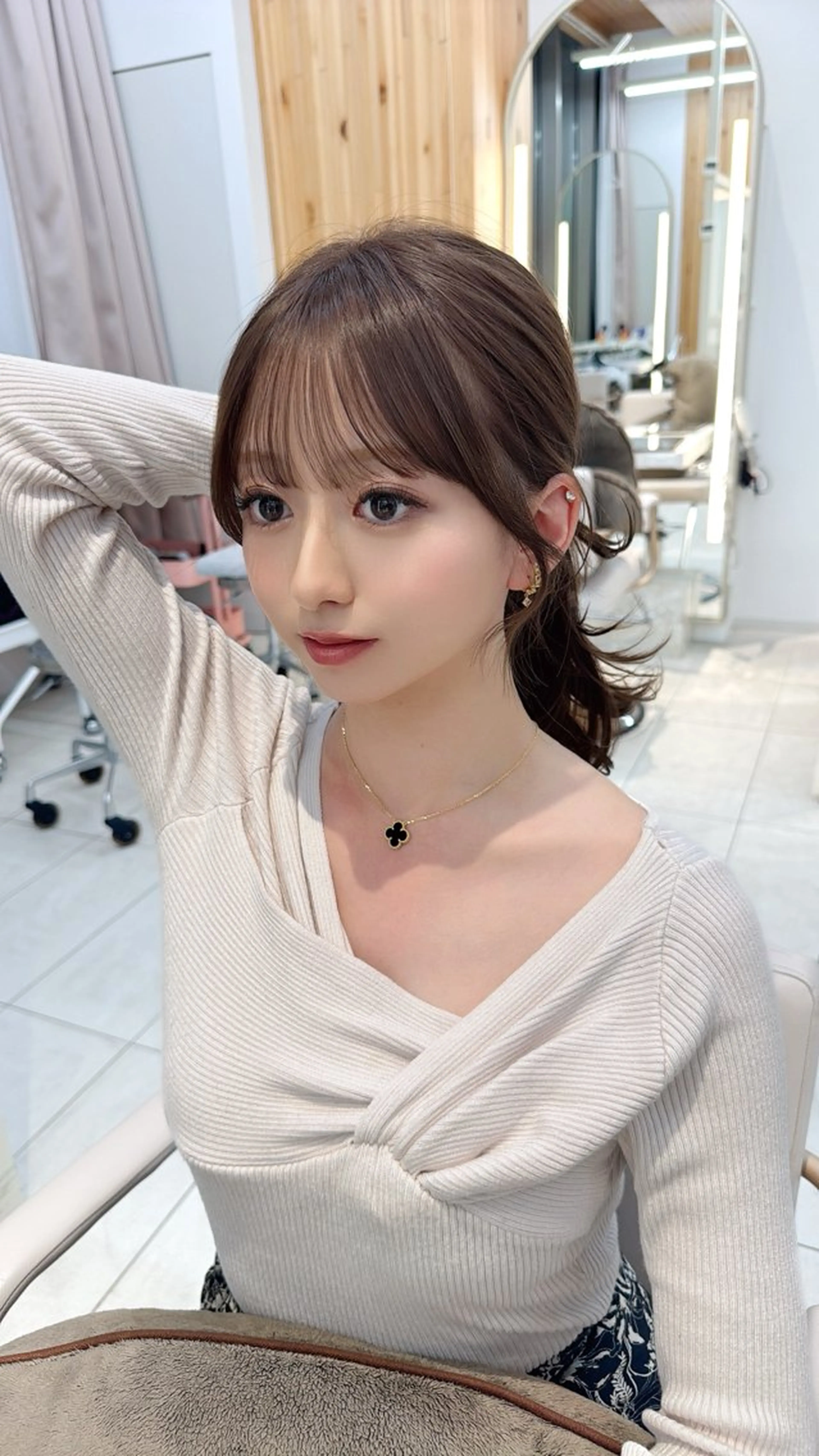 セミロング カット レイヤーカット/ 顔まわり/アオイのヘアスタイル