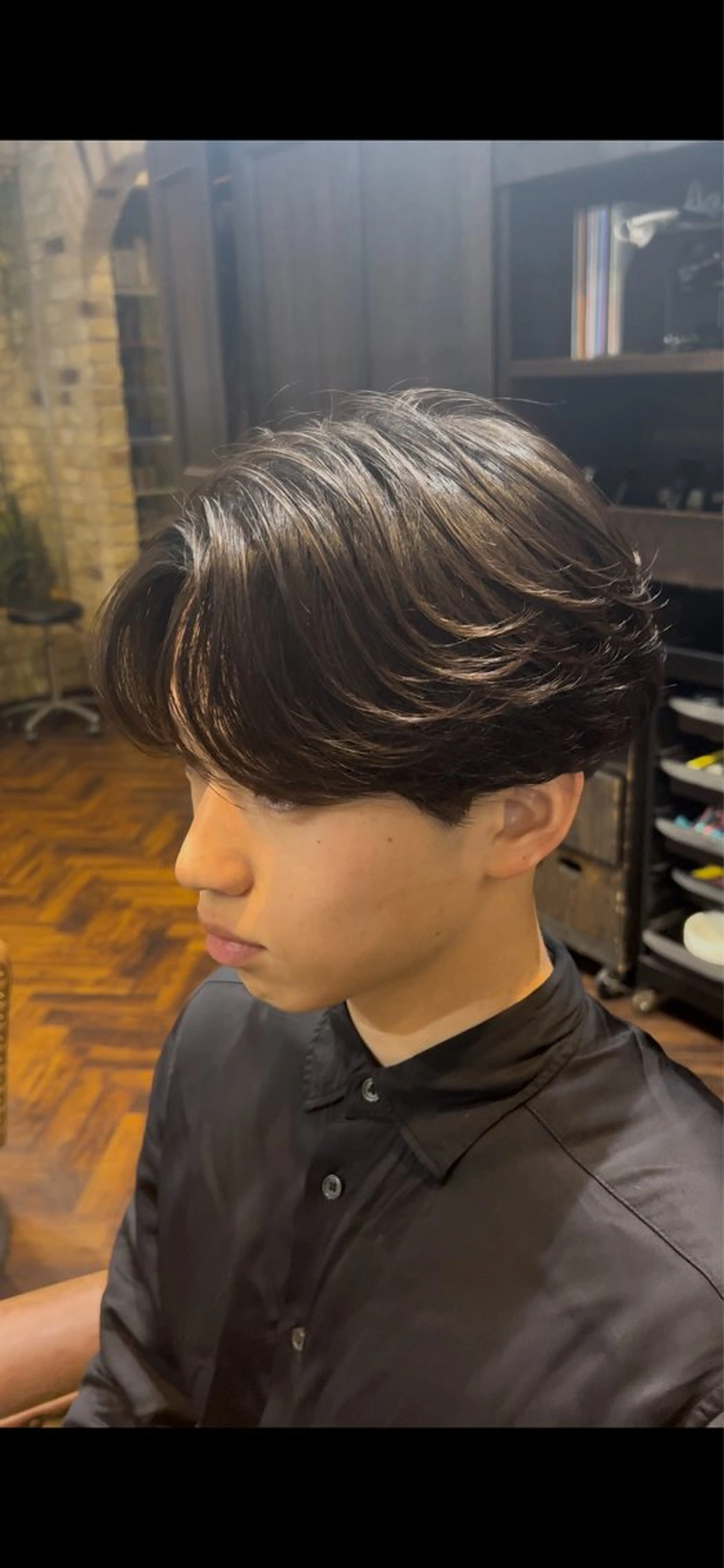 ショート カット パーマ モナン新宿所属・曲がる縮毛 メンズ 毛流れ 佐々木 優のヘアスタイル