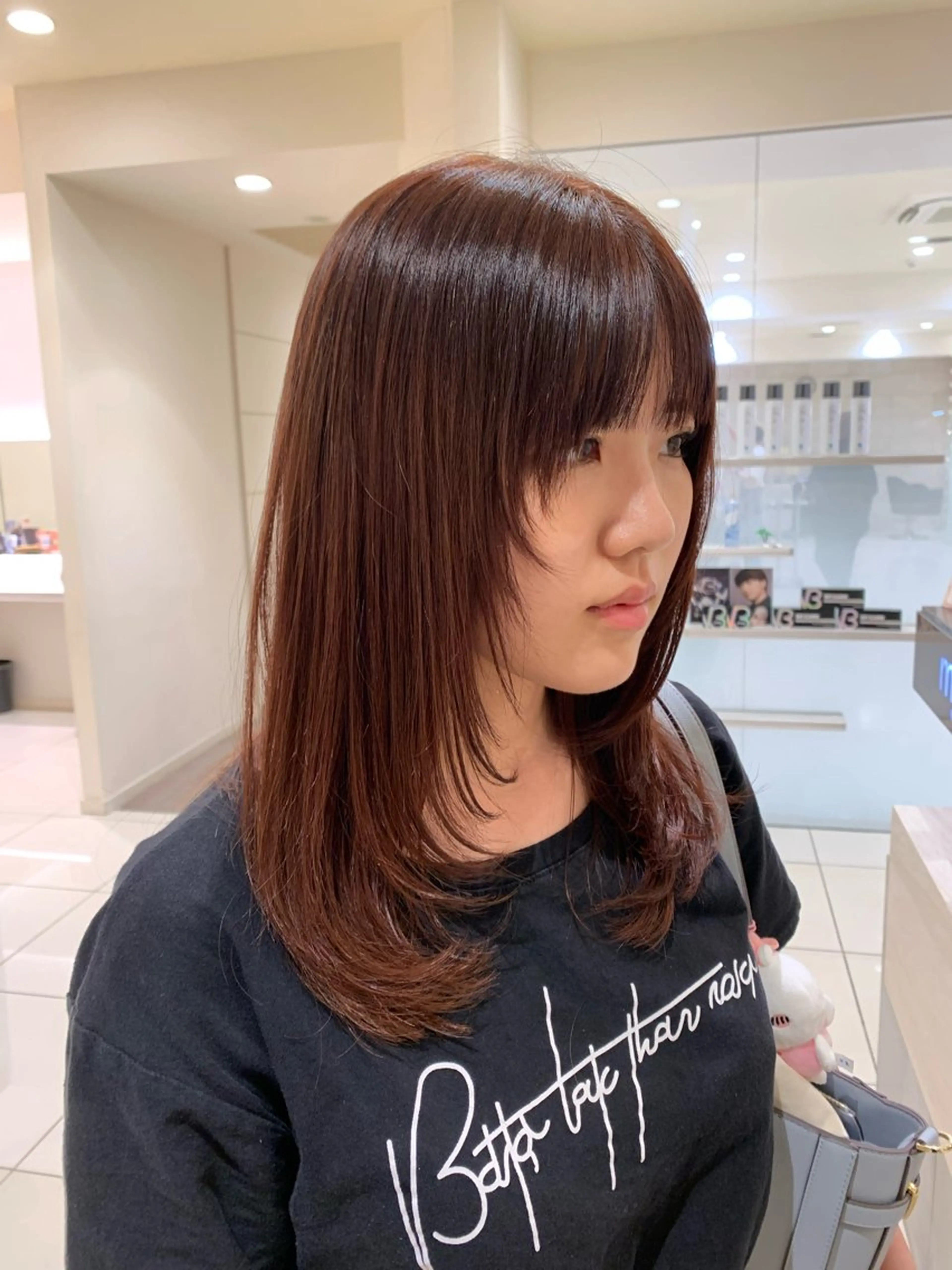 セミロング カット ヘアカラー 韓国レイヤー🪽 耳ツボジュエリーのヘアスタイル
