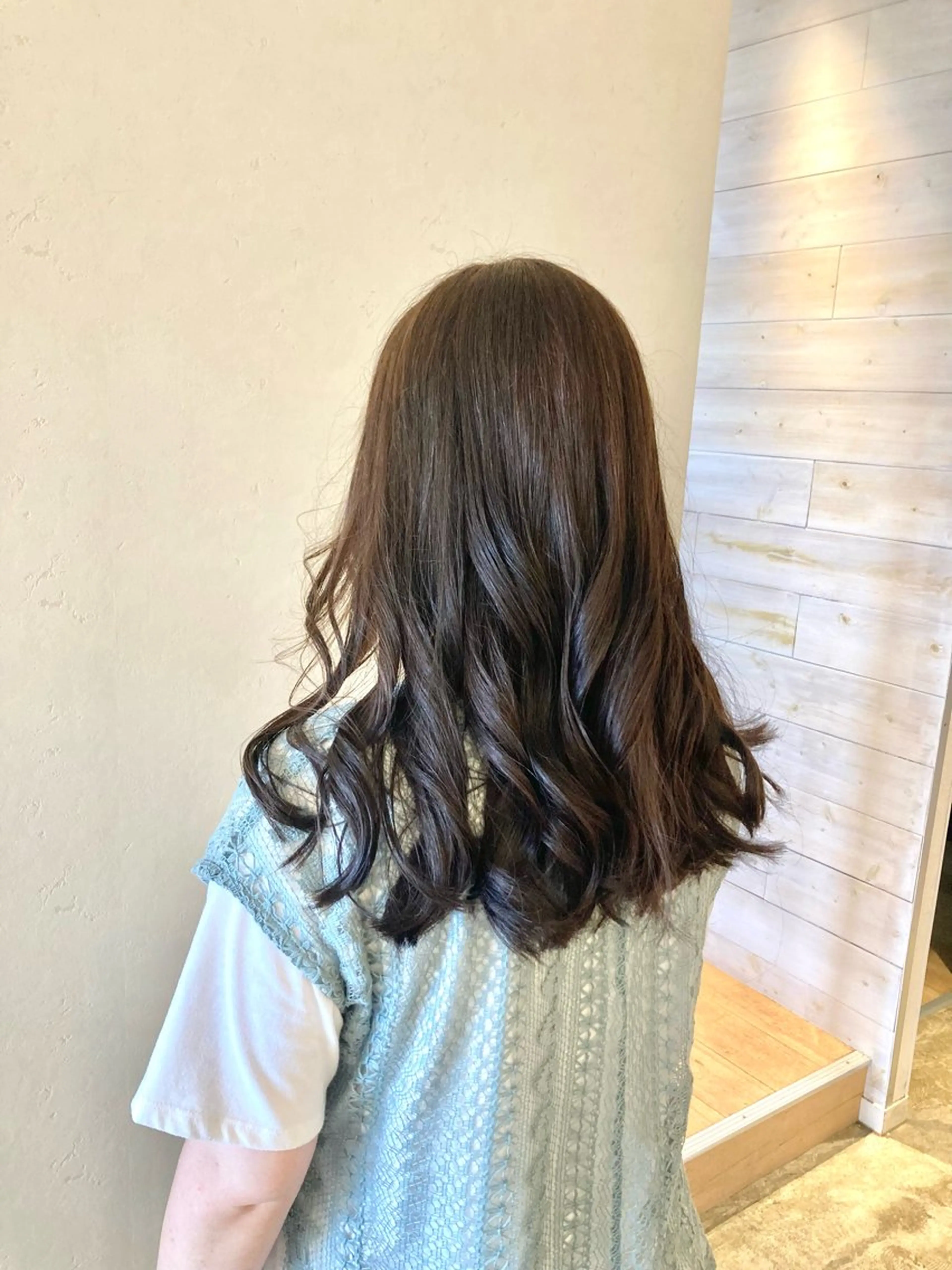 セミロング 伊藤綸埜/艶髪/ 透明感カラー🌷のヘアスタイル