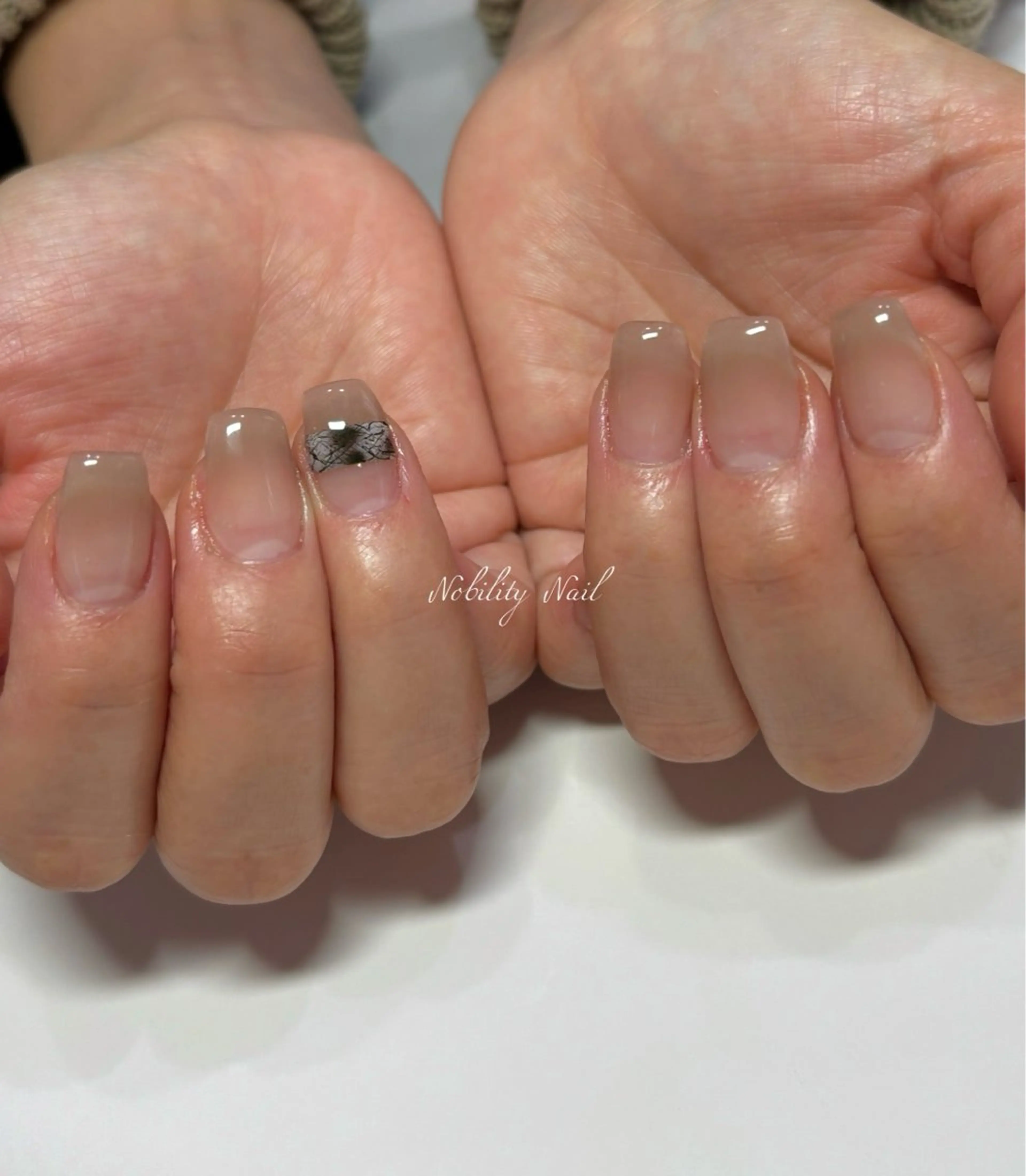 ネイル 長さ出し グラデーション ネイルサロンNobilityNail所属・風口 麻由子のネイルデザイン