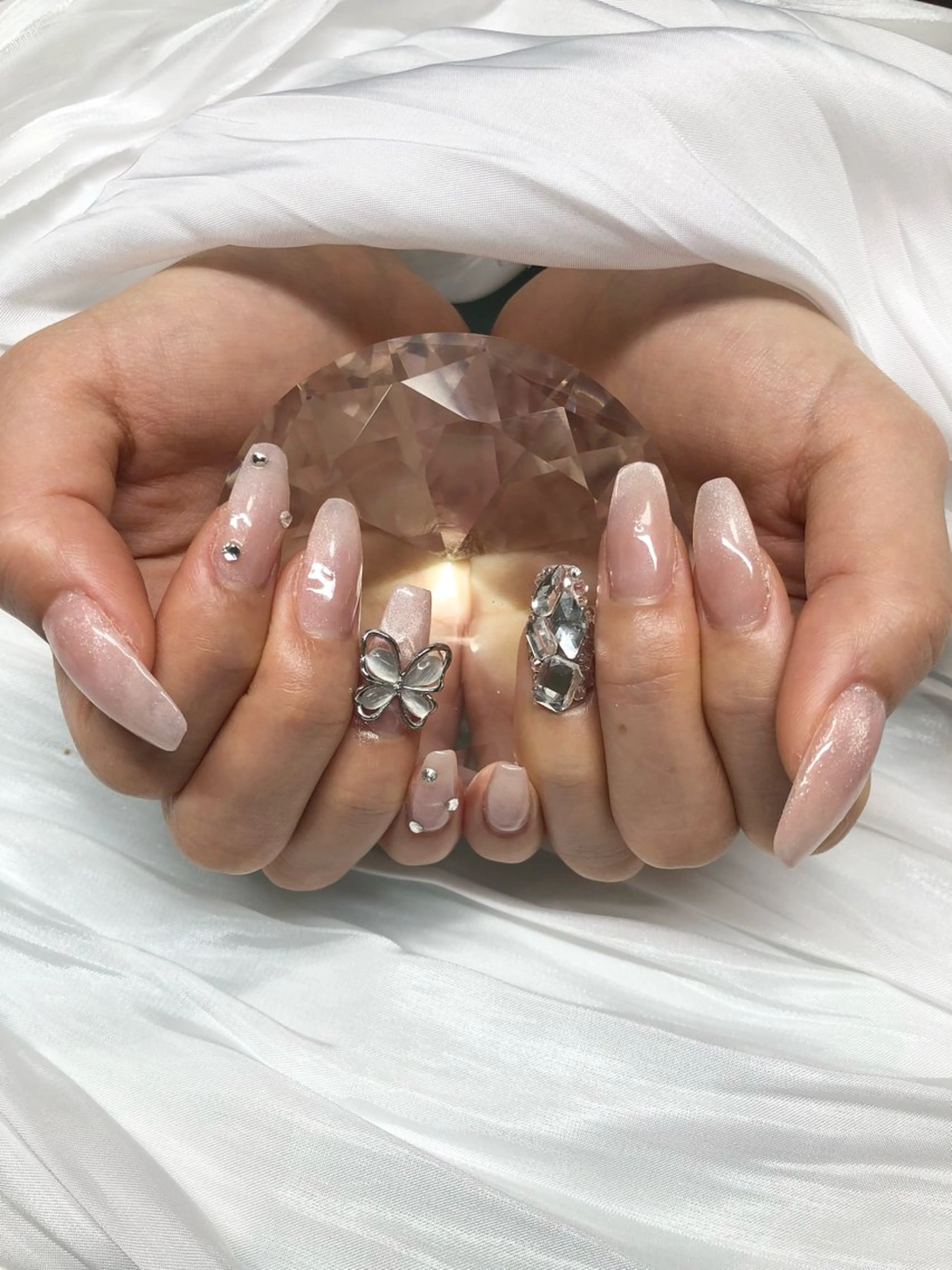 ネイル マグネットネイル ハンドネイル Dolce所属・Dolce本厚木 みほ🐱🎀🤍のネイルデザイン