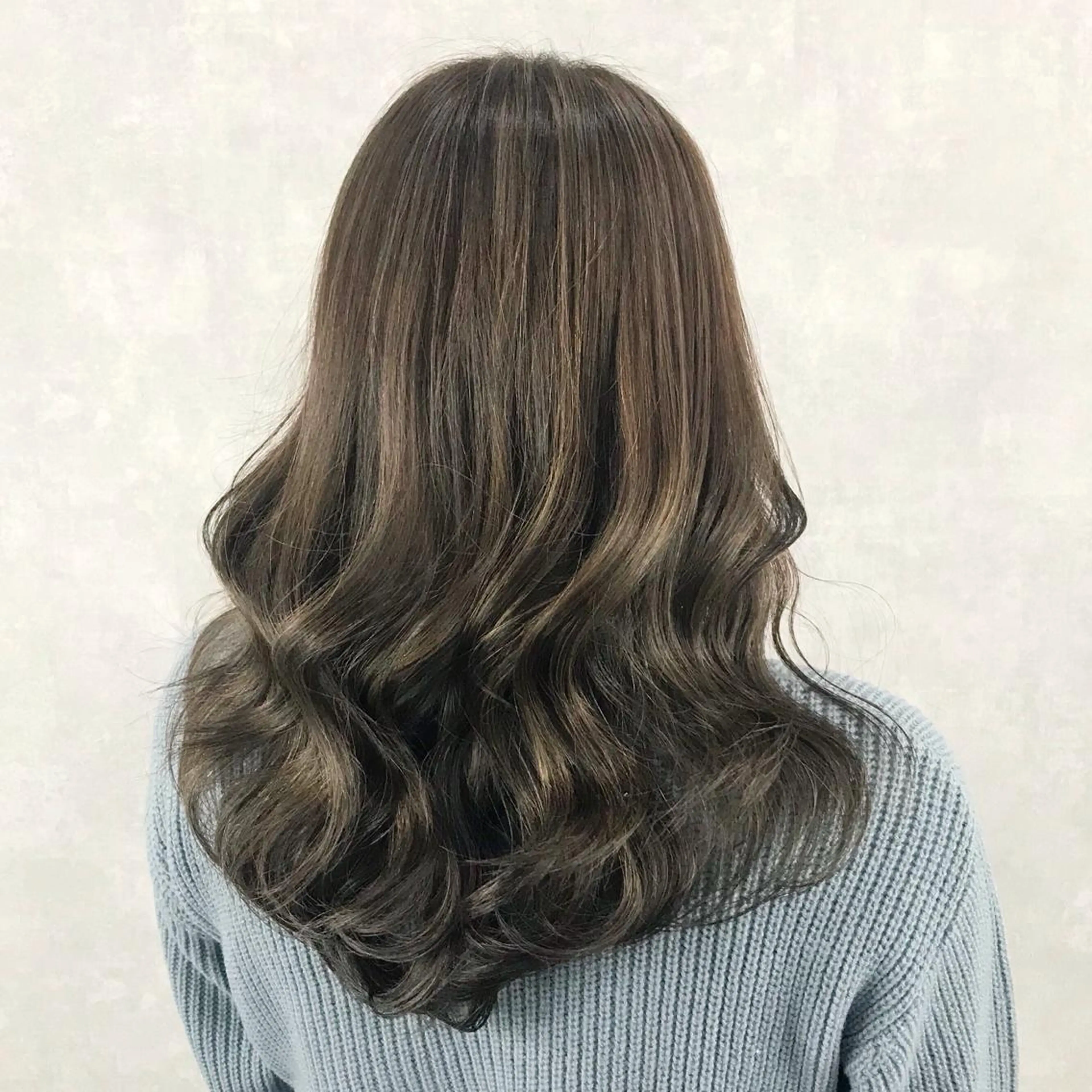 ロング カラー ブリーチ グレージュ ハイライトカラー ハイライト ヨシンモリ サロウィン所属・K-POP好き美容師 🇰🇷Kai.Yのヘアスタイル
