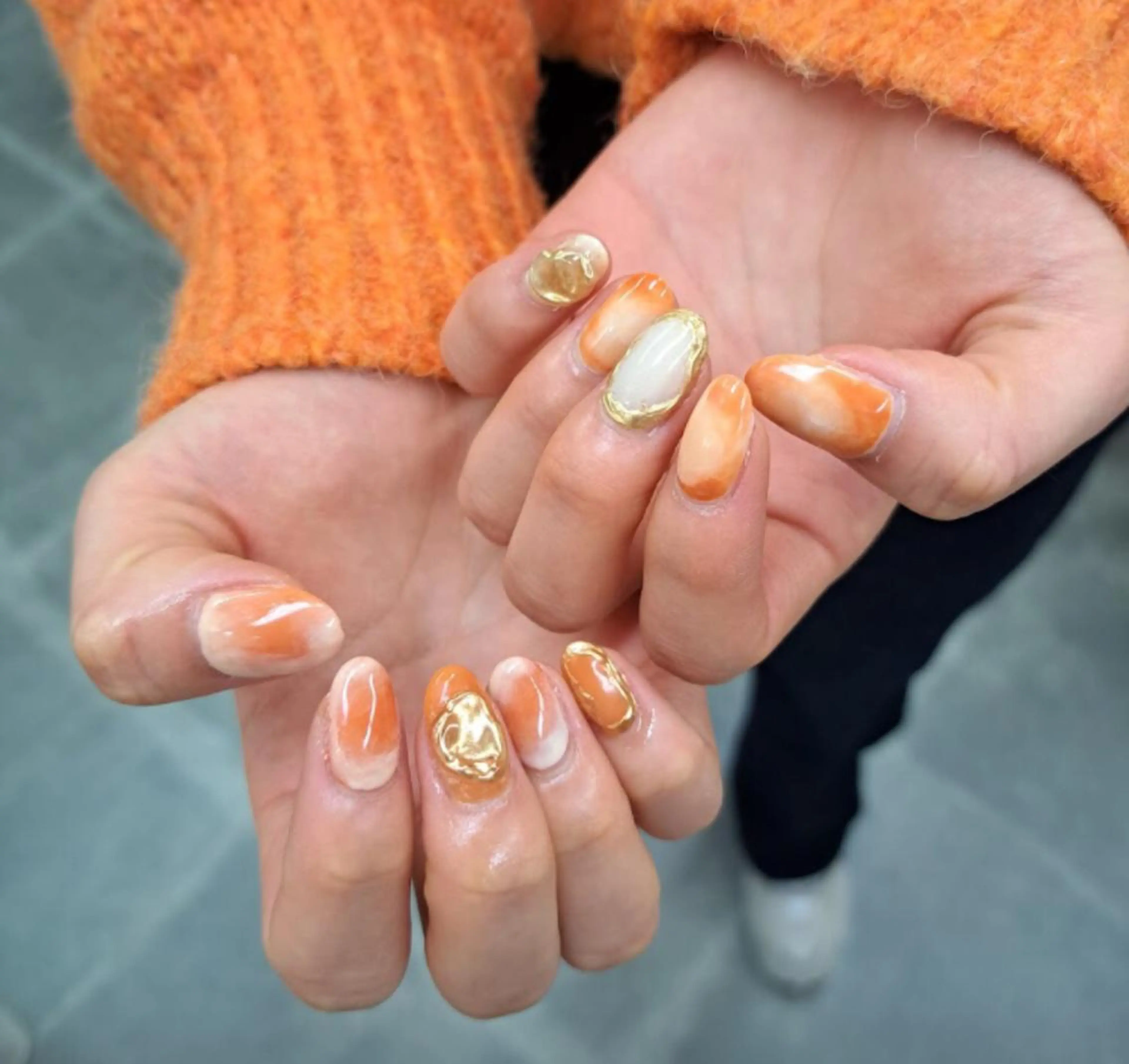 ネイル アートネイル ジェルネイル ニュアンスネイル オレンジ スカルプネイル nailstudio eviz新宿店のネイルデザイン