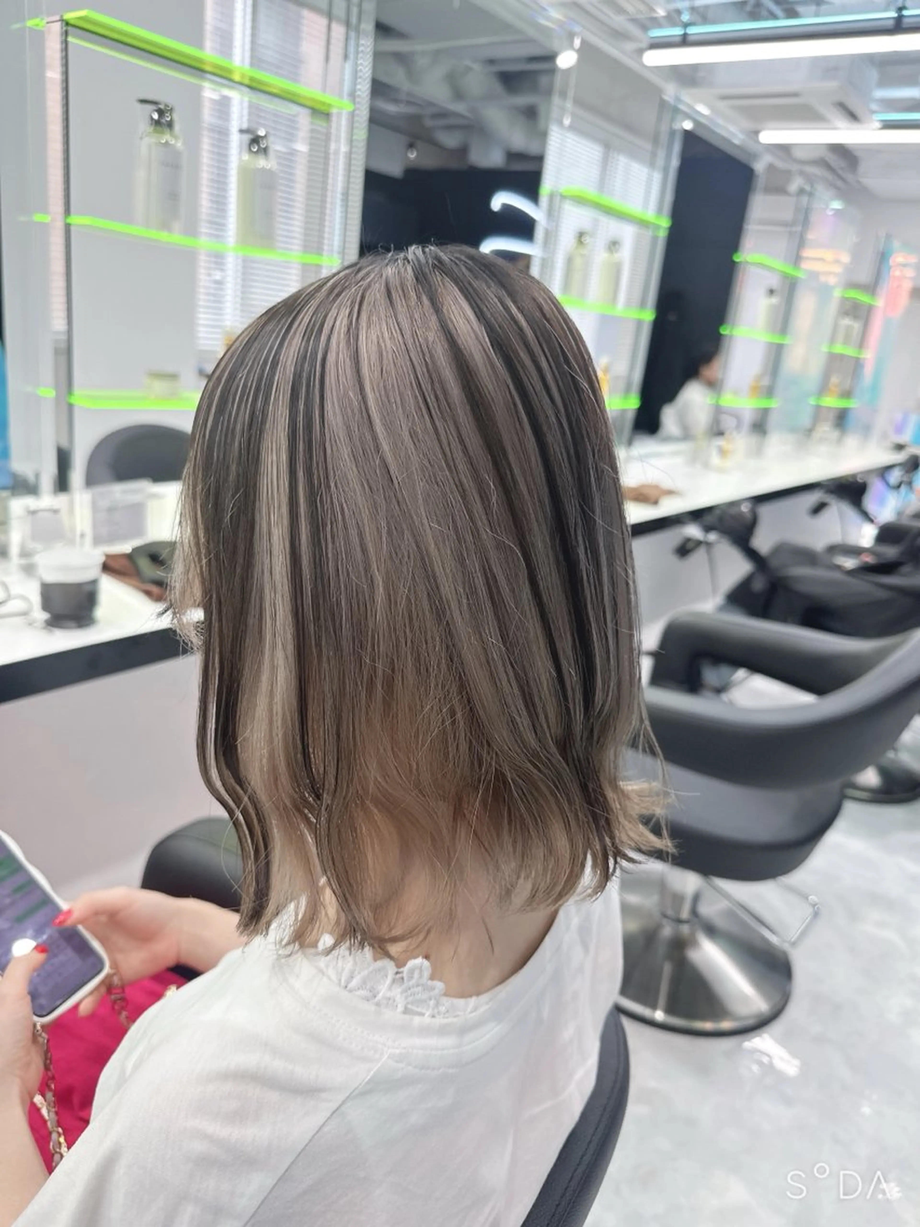 ミディアム カラー ヘアカラー ヘッドスパ 🫧ハイトーン🫧 ベージュ🫧徹哉のヘアスタイル