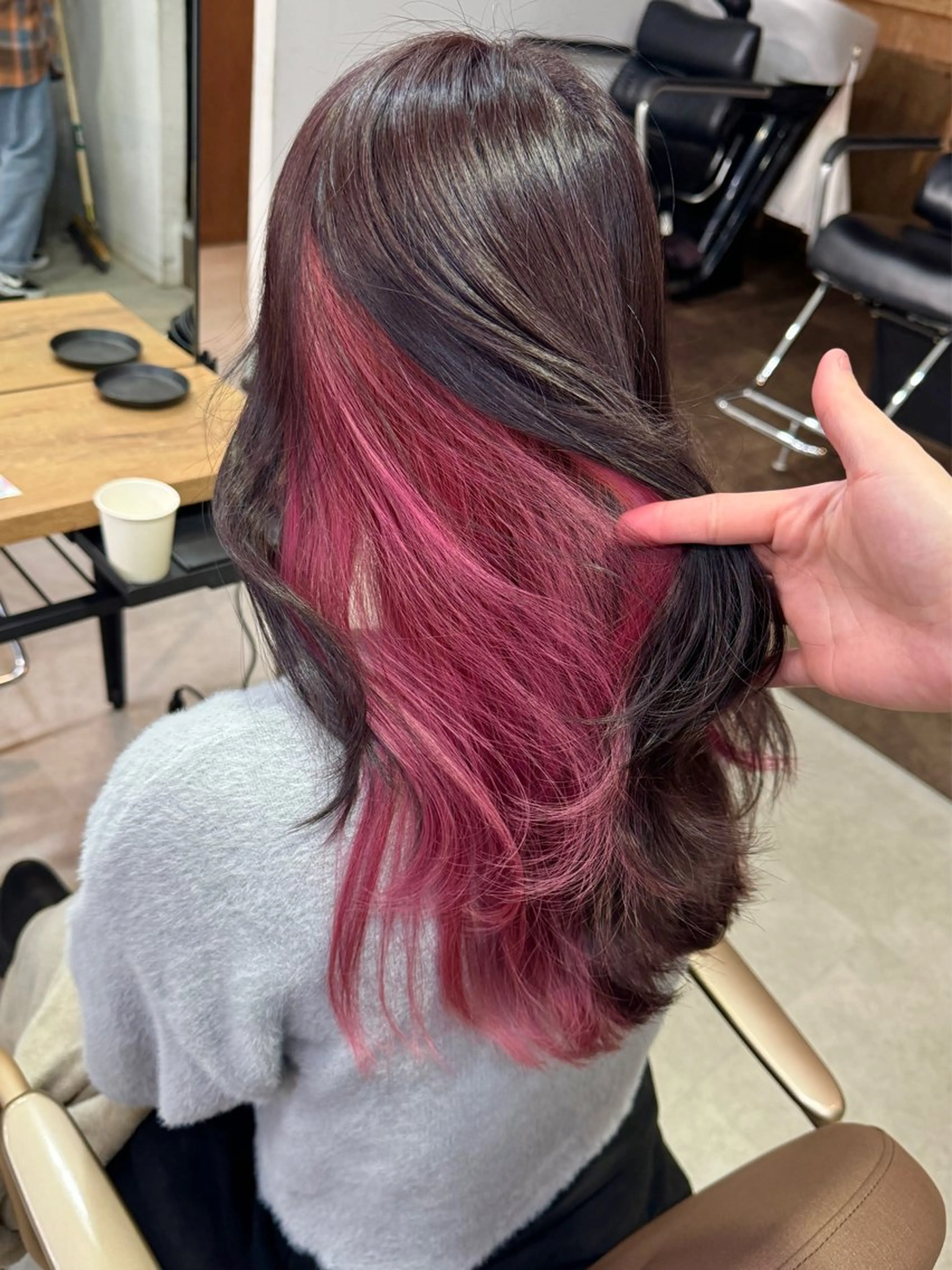 ロング カラー ピンクカラー ヘアカラー 切りっぱなしボブ/ ブリーチカラー/大塚のヘアスタイル