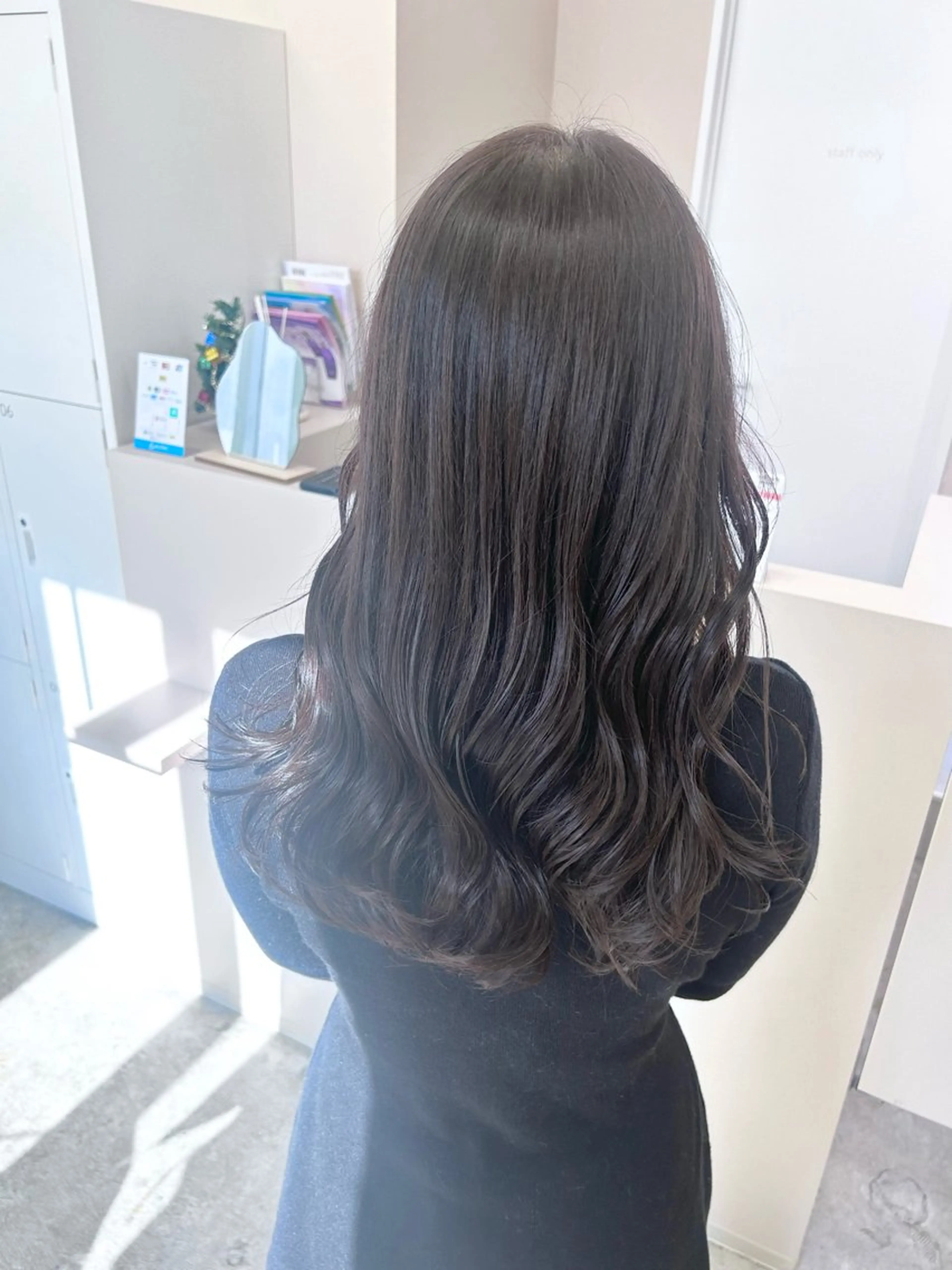 ロング カラー グレージュ オリーブグレージュ オリーブグレー カット ヘアカラー 韓国ヘア nanahaのヘアスタイル