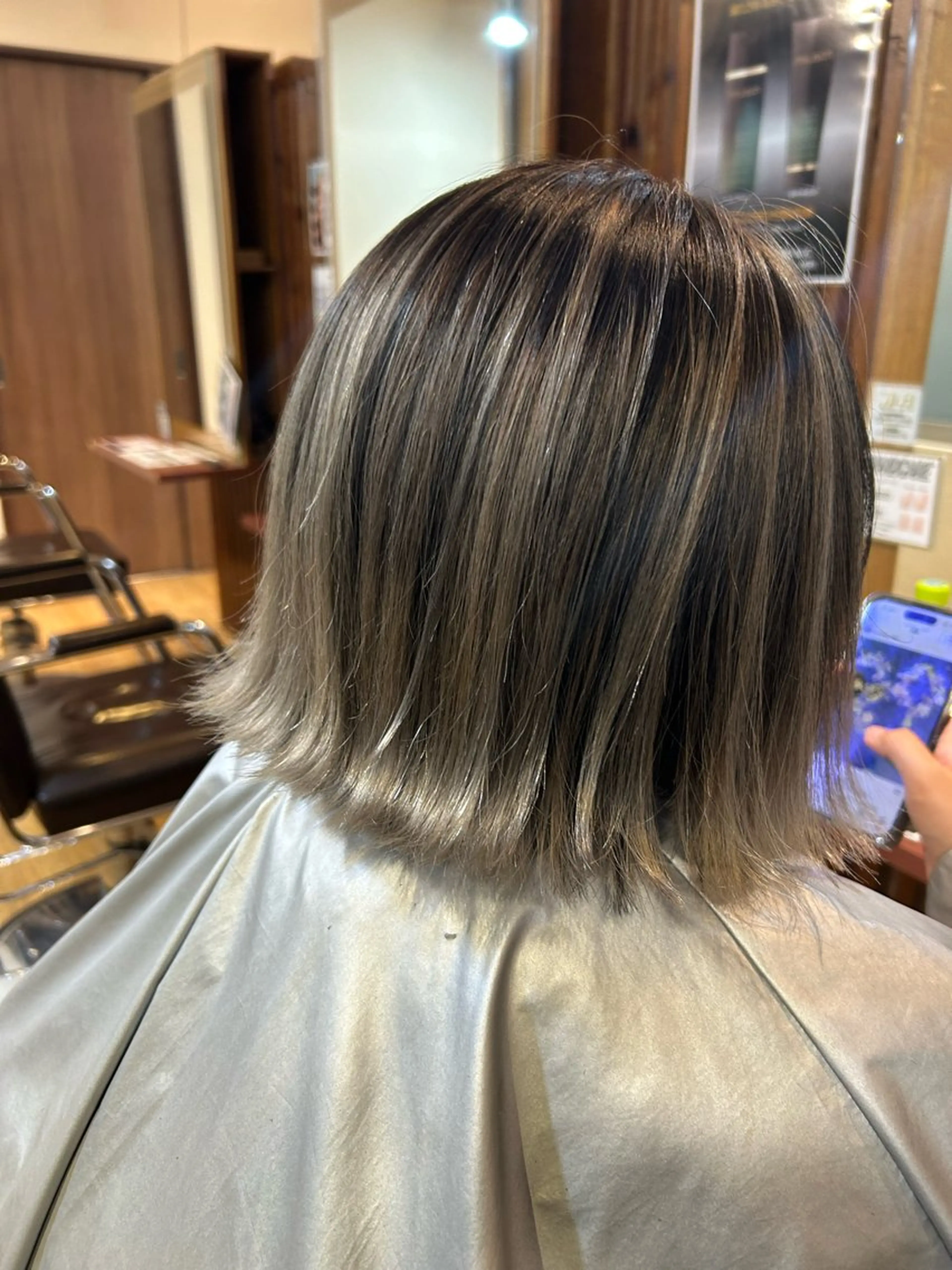 ショート カラー バレイヤージュ デザインカラー ボブ 外国人風カラー レイヤーカット カット ヘアカラー 海外ガール ハイトーン　竹井俊介のヘアスタイル