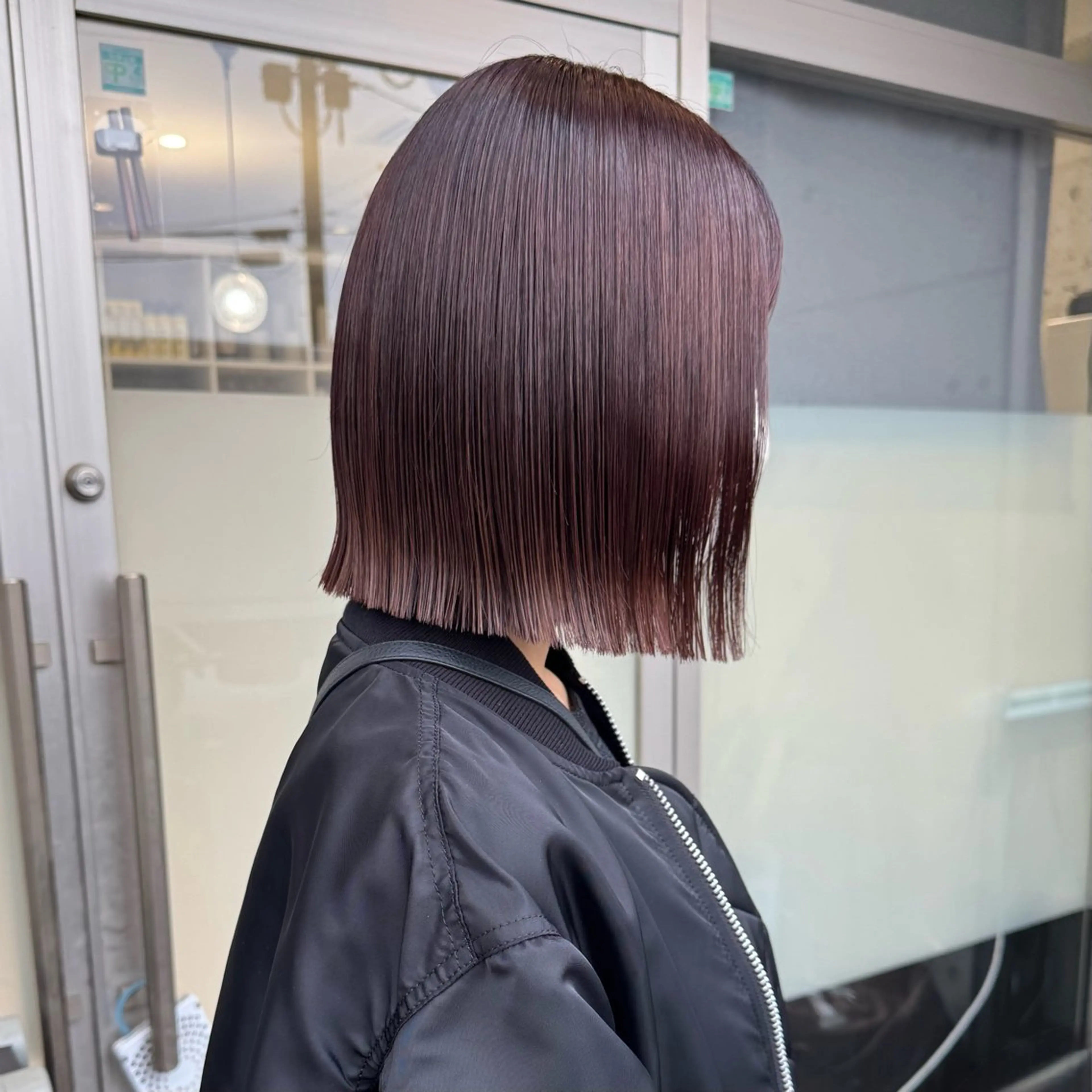 ミディアム 切りっぱなしボブ ボブ カット ヘアカラー トリートメント 会田有紀 /切りっぱなしボブのヘアスタイル