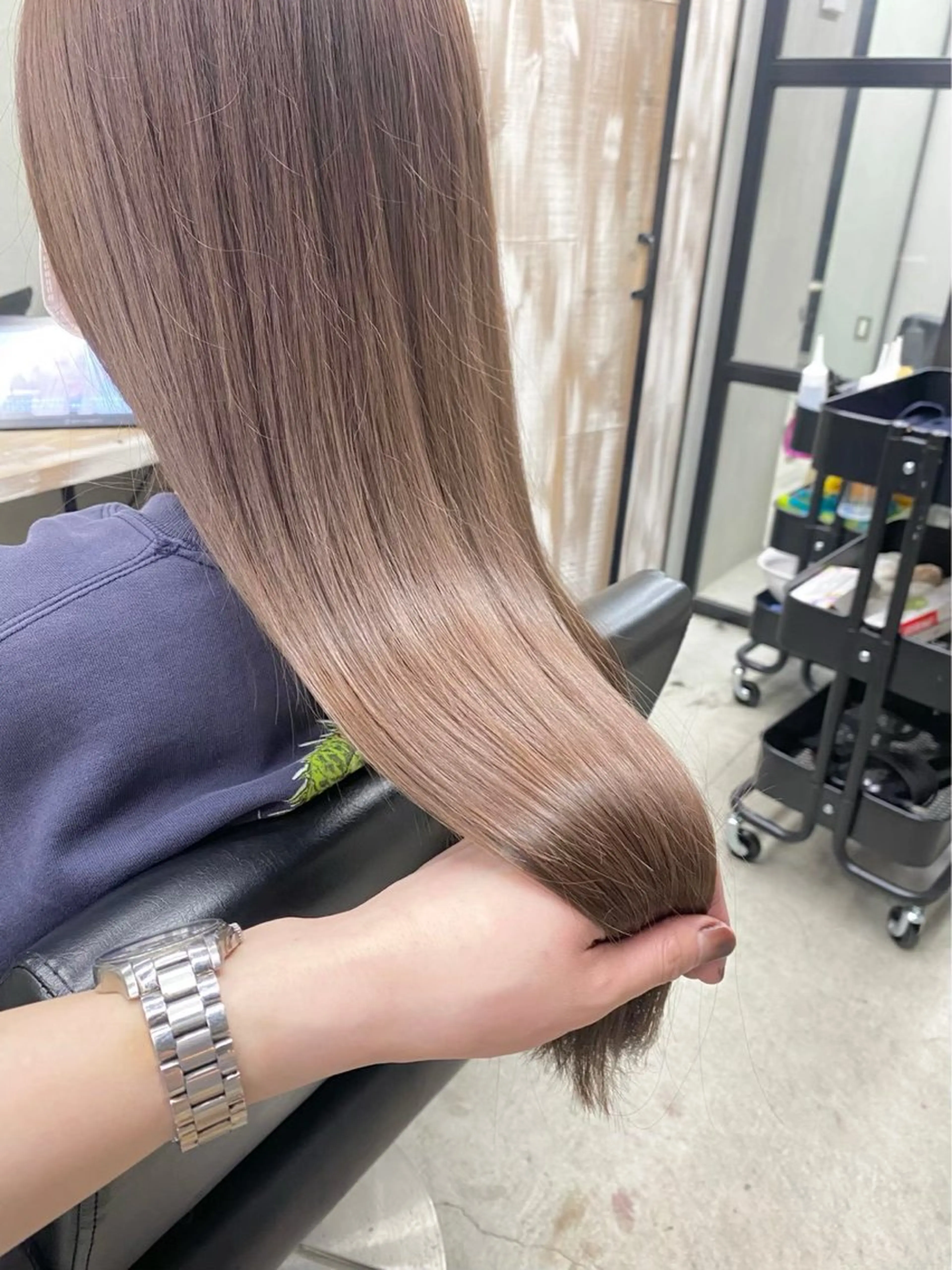 セミロング トリートメント 透明感🌱ハイトーン ✨艶髪🫧川﨑　翼のヘアスタイル