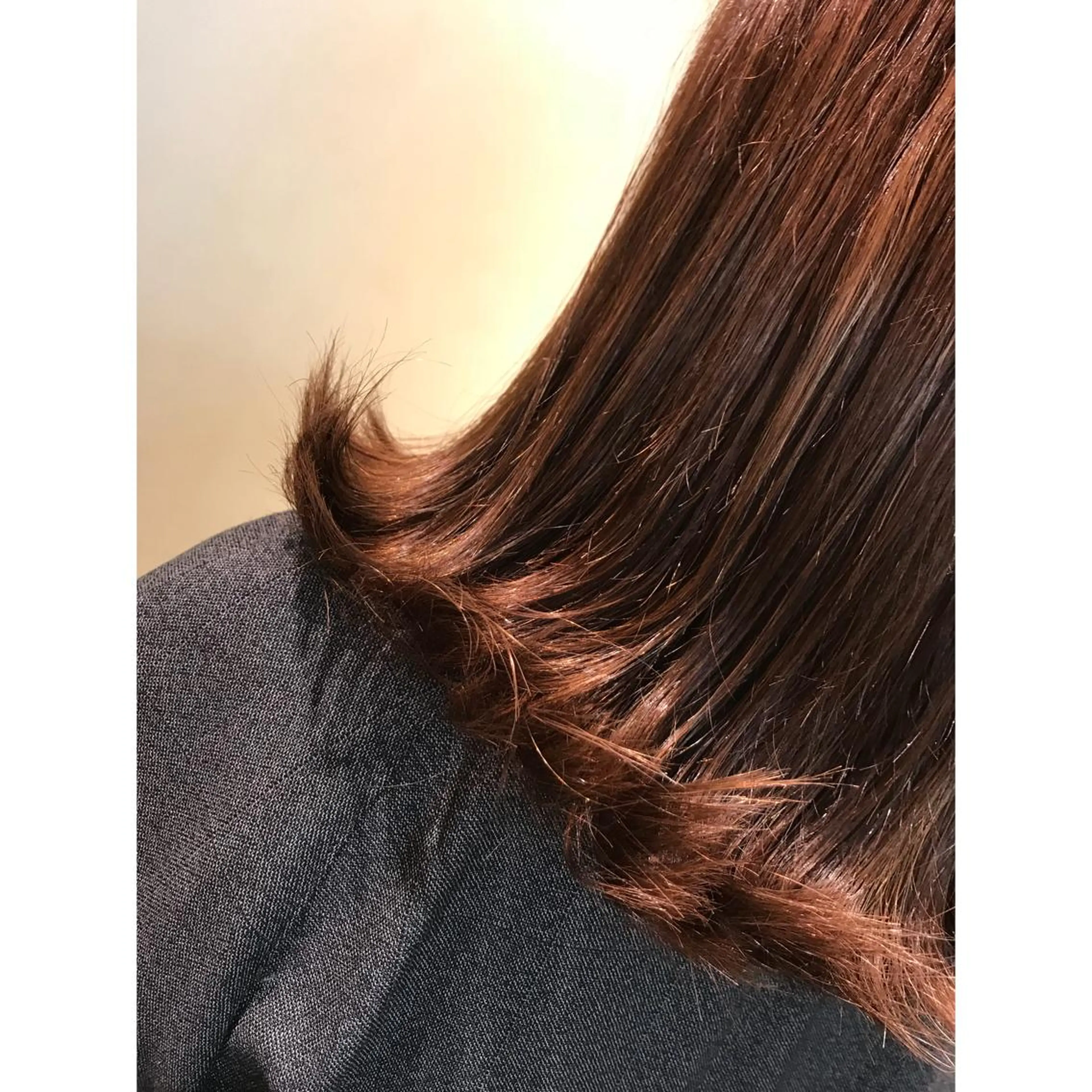 セミロング カラー ブリーチ ハイライトカラー ピンクカラー ハイライト 坂西 春果のマツエク・マツパデザイン