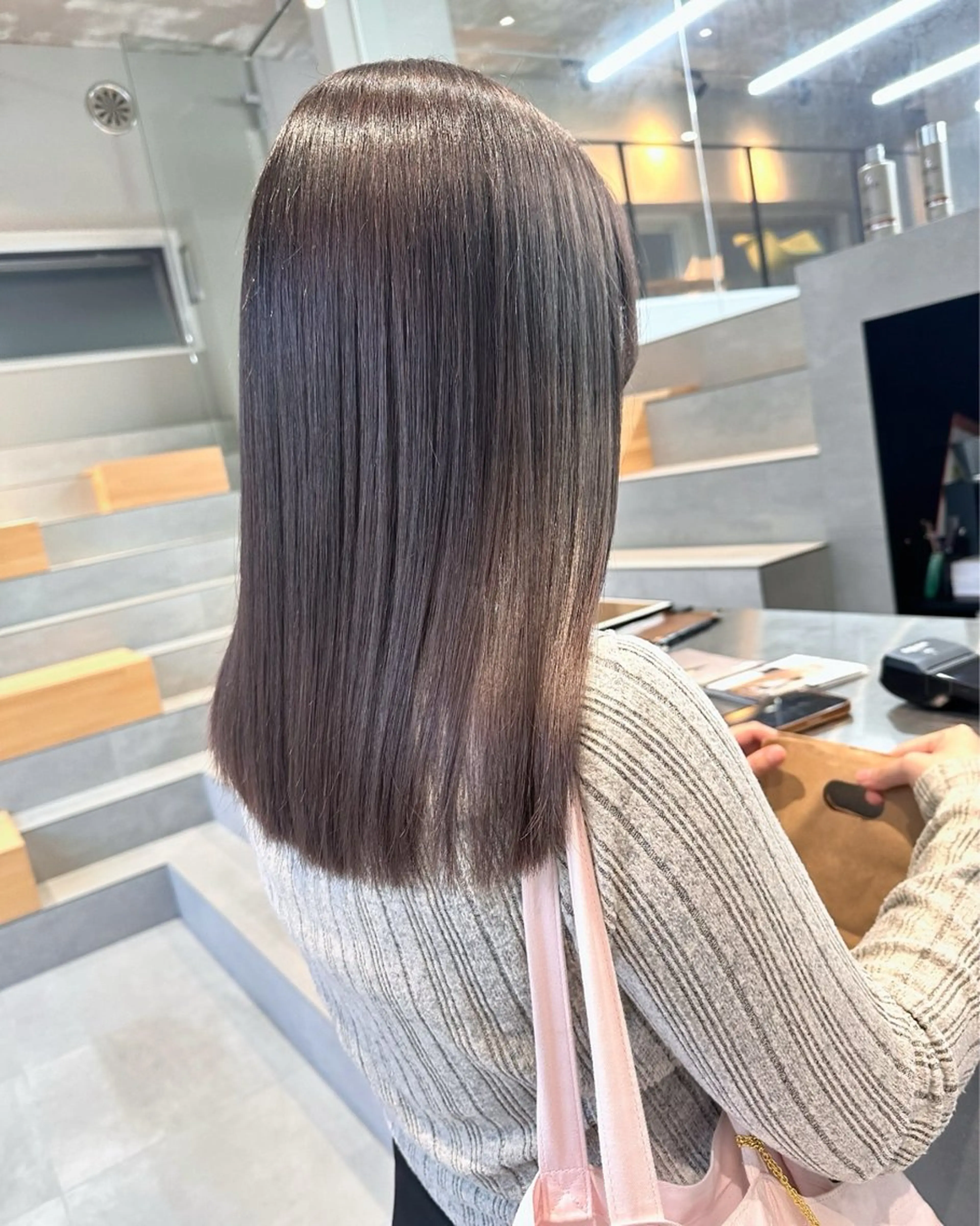 セミロング カラー ブリーチ 髪質改善 トリートメント カット ヘアカラー トリートメント 染谷 遥花のヘアスタイル