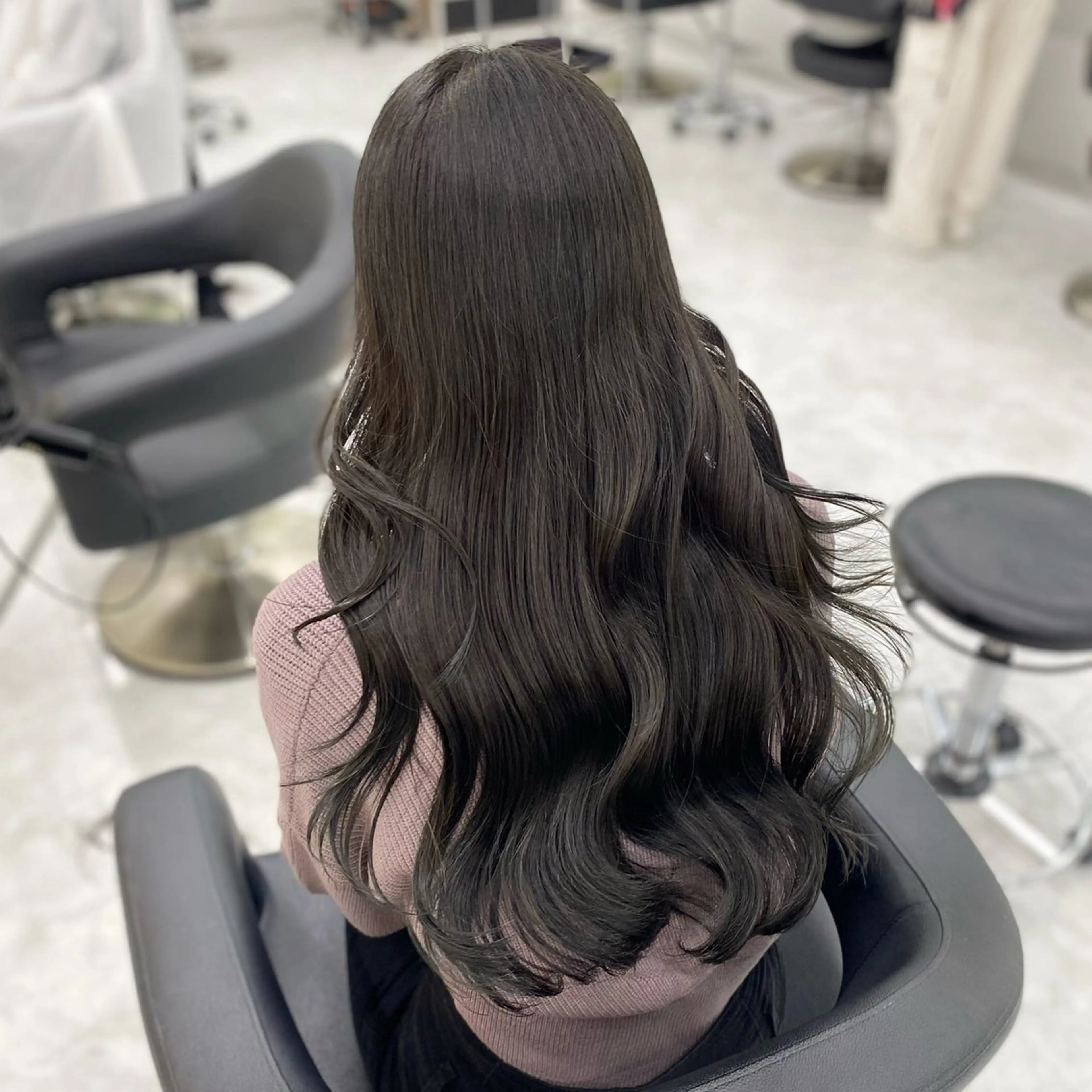 セミロング カラー パーマ ヘアアレンジ メンズ キッズ グレージュ オリーブグレージュ オリーブグレー ヘアカラー Lumo所属・💖横浜ブリーチなし 💖MIHOのヘアスタイル
