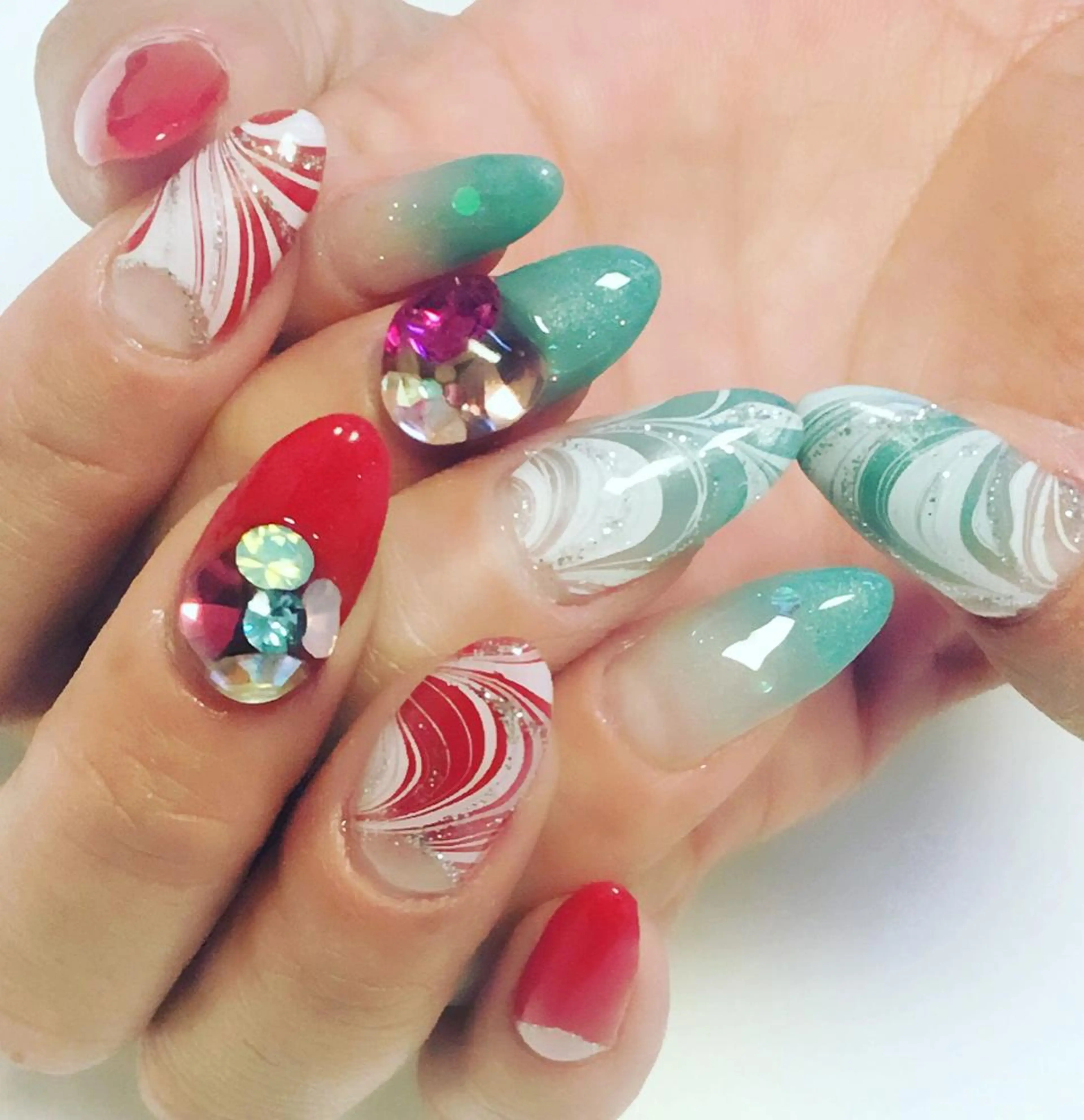 ショート カラー パーマ ヘアアレンジ メンズ キッズ ネイル マツエク・マツパ 学生（メンズ向け） 付け放題 学生 アートネイル フットネイル NAILSGOGO shibuyaのネイルデザイン