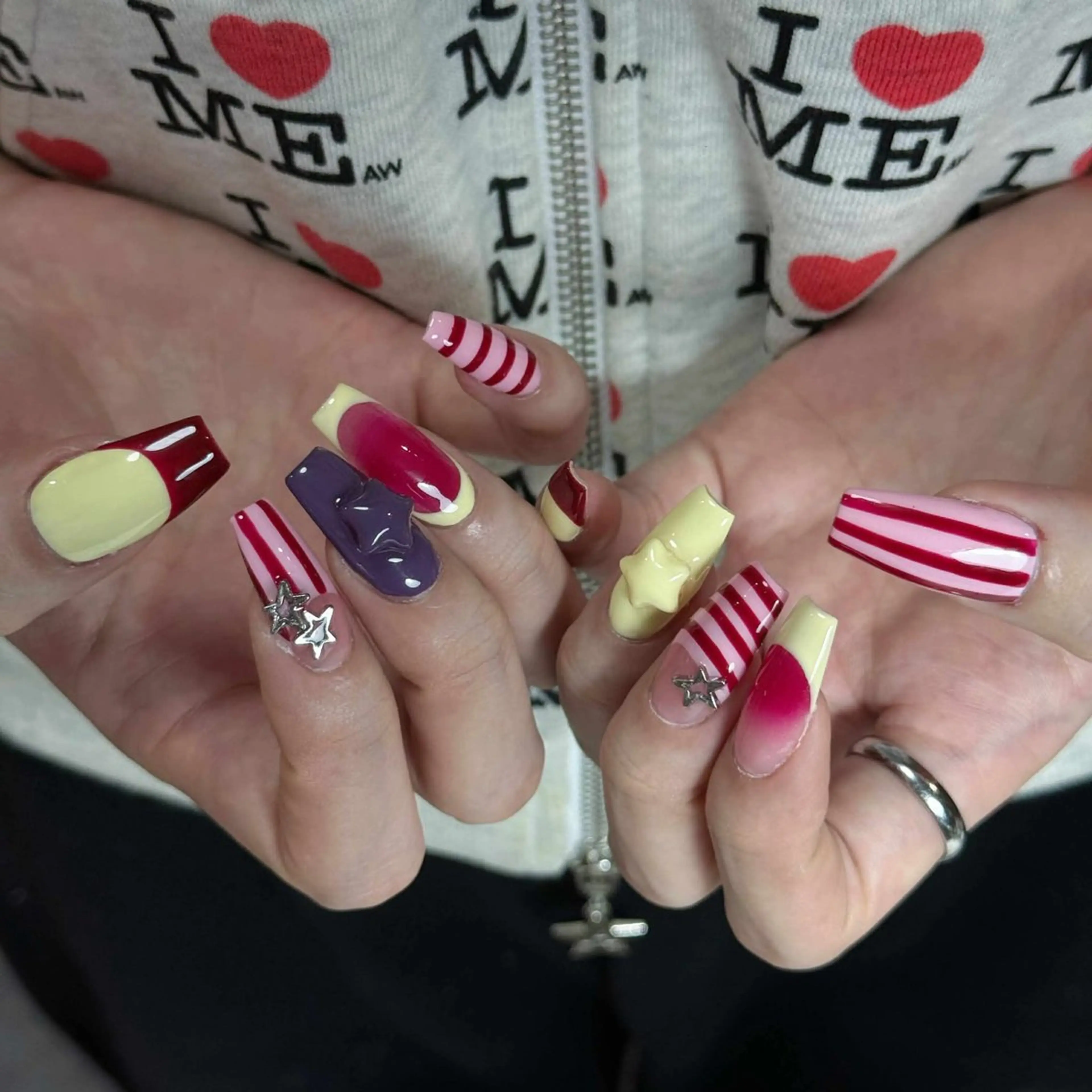 ネイル ボルドー ブラウン チークネイル ドット フットネイル ハンドネイル Julli ジュリのネイルデザイン