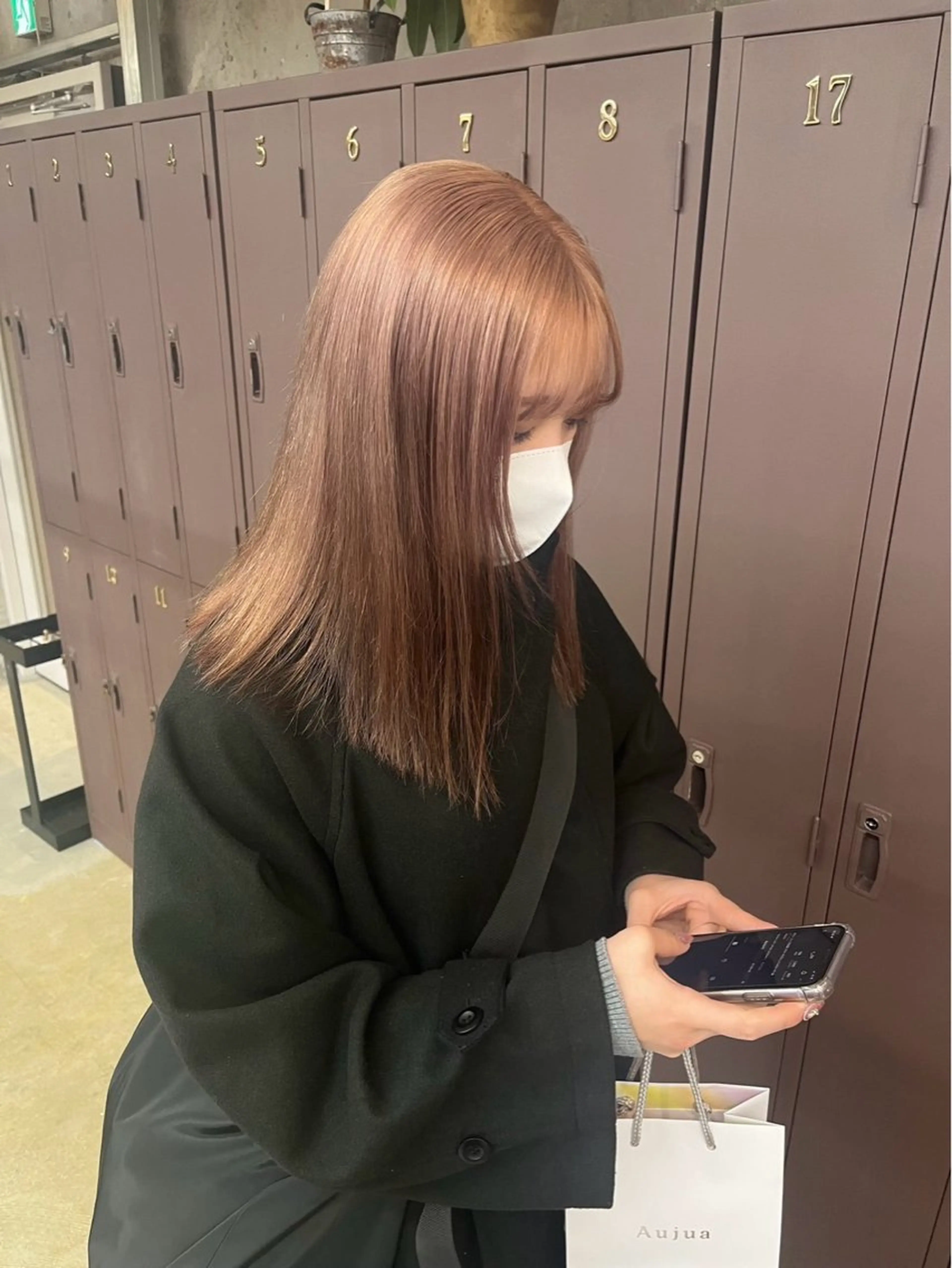 セミロング 愛加 韓国・ブリーチのヘアスタイル