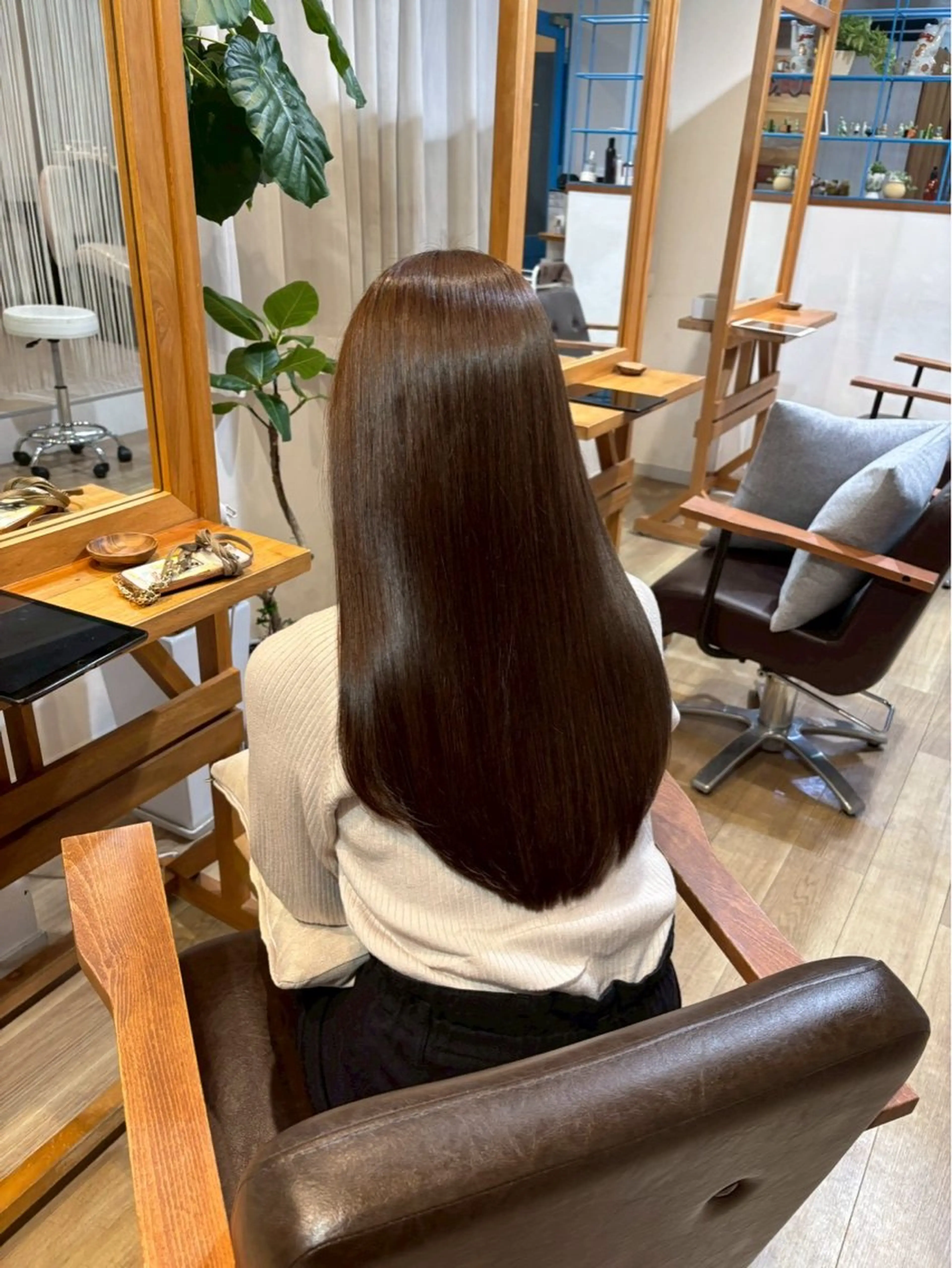 【極上のヘアケア】💐ヘアカラー&癒しのヘッドスパ&潤艶トリートメント💐(整えカット付)の写真