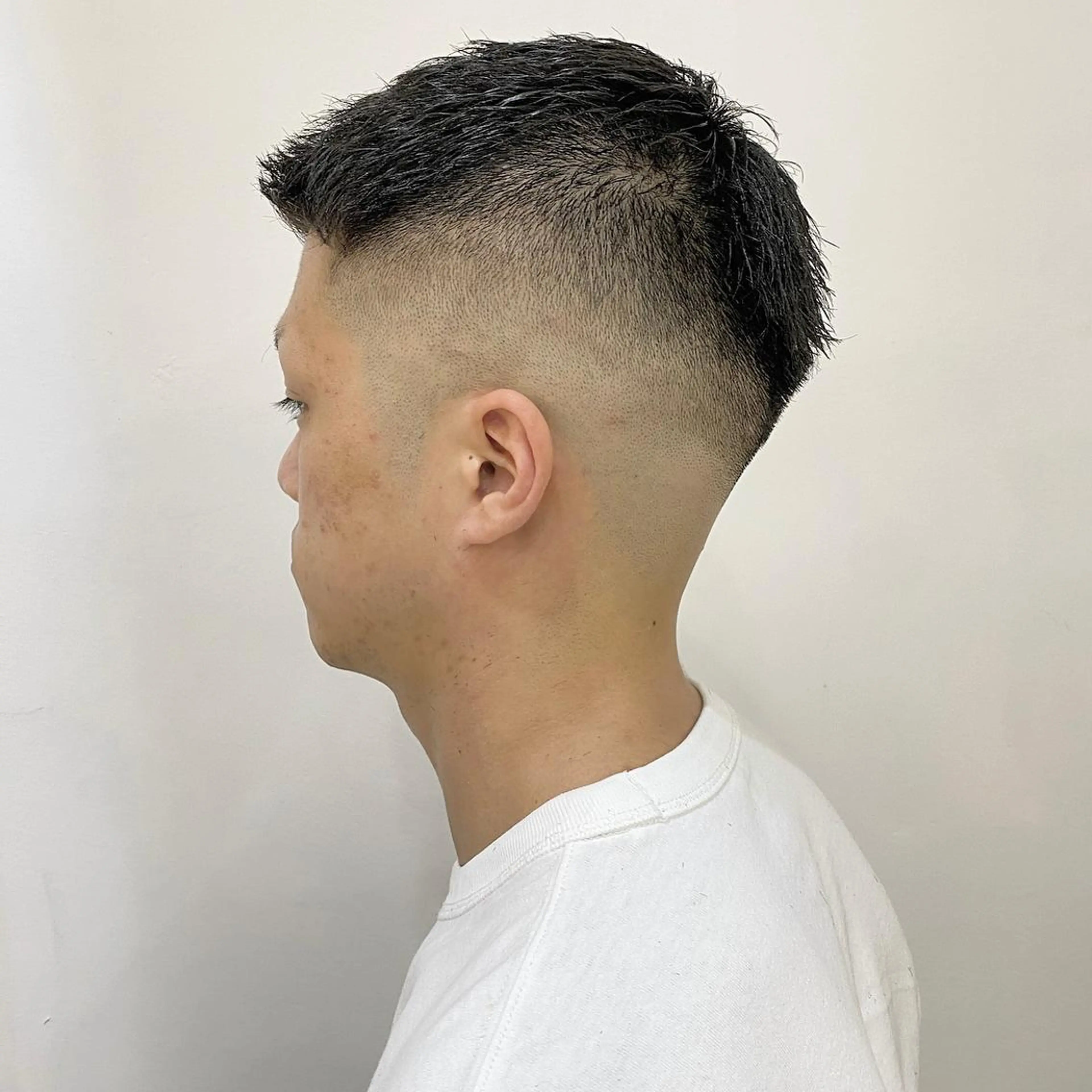 ショート カラー メンズ CLUTCH天王寺 西藤遥河のヘアスタイル