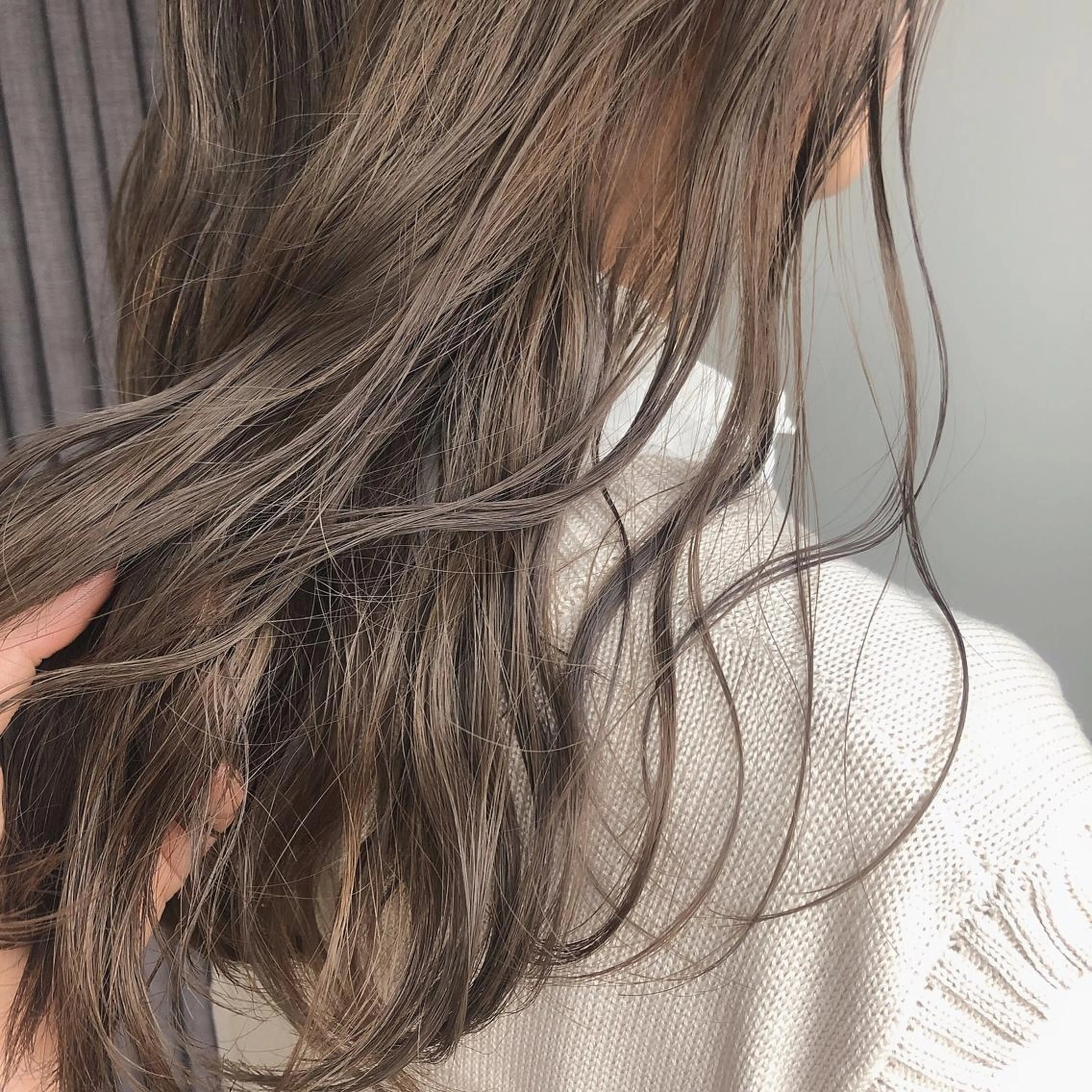 セミロング カラー ベージュカラー ミルクティーベージュ ヘアカラー トリートメント 🌼透明感艶カラー オリーブ🌼河村咲のヘアスタイル