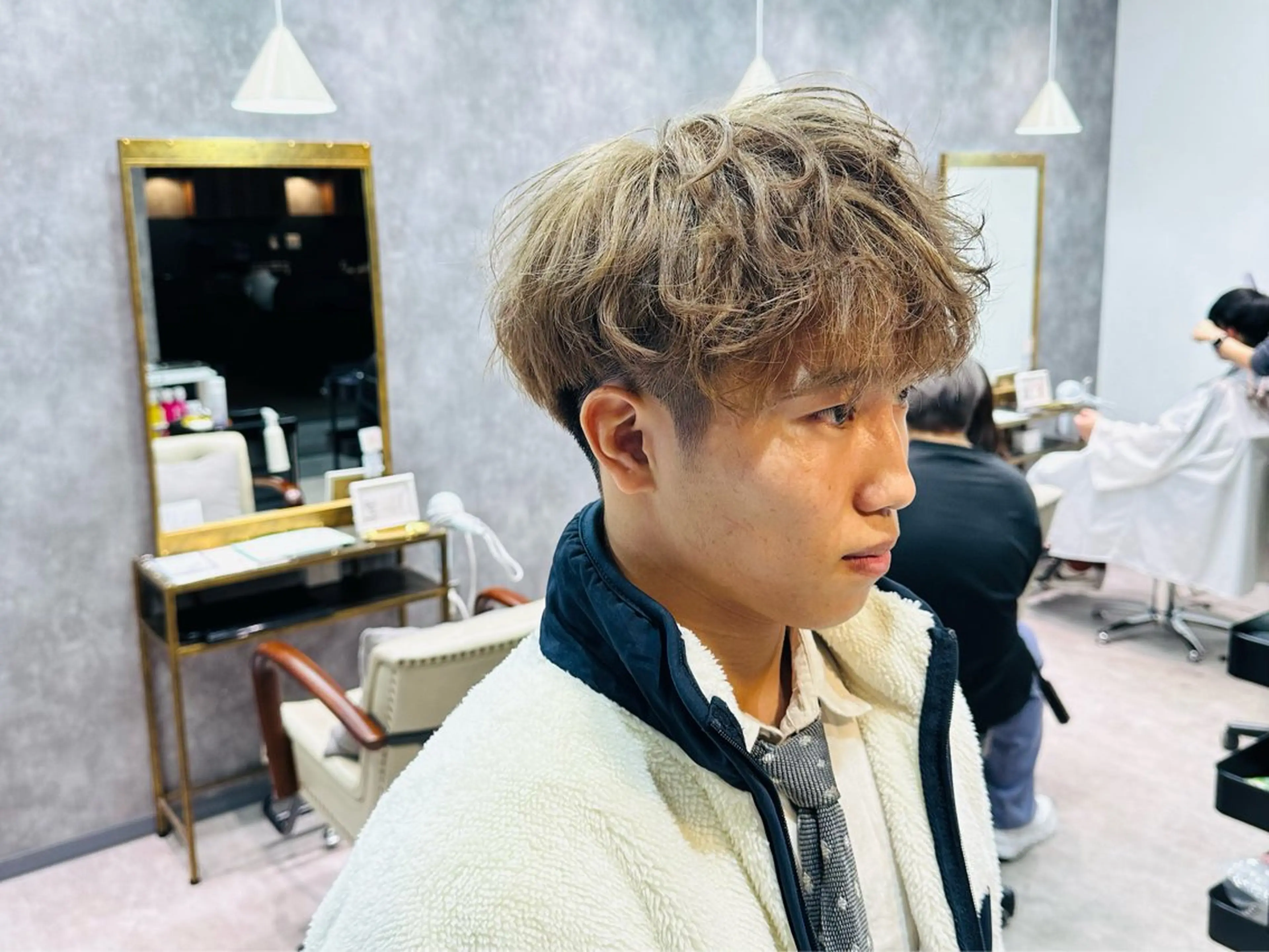 カラー メンズ 井川 哲也のヘアスタイル