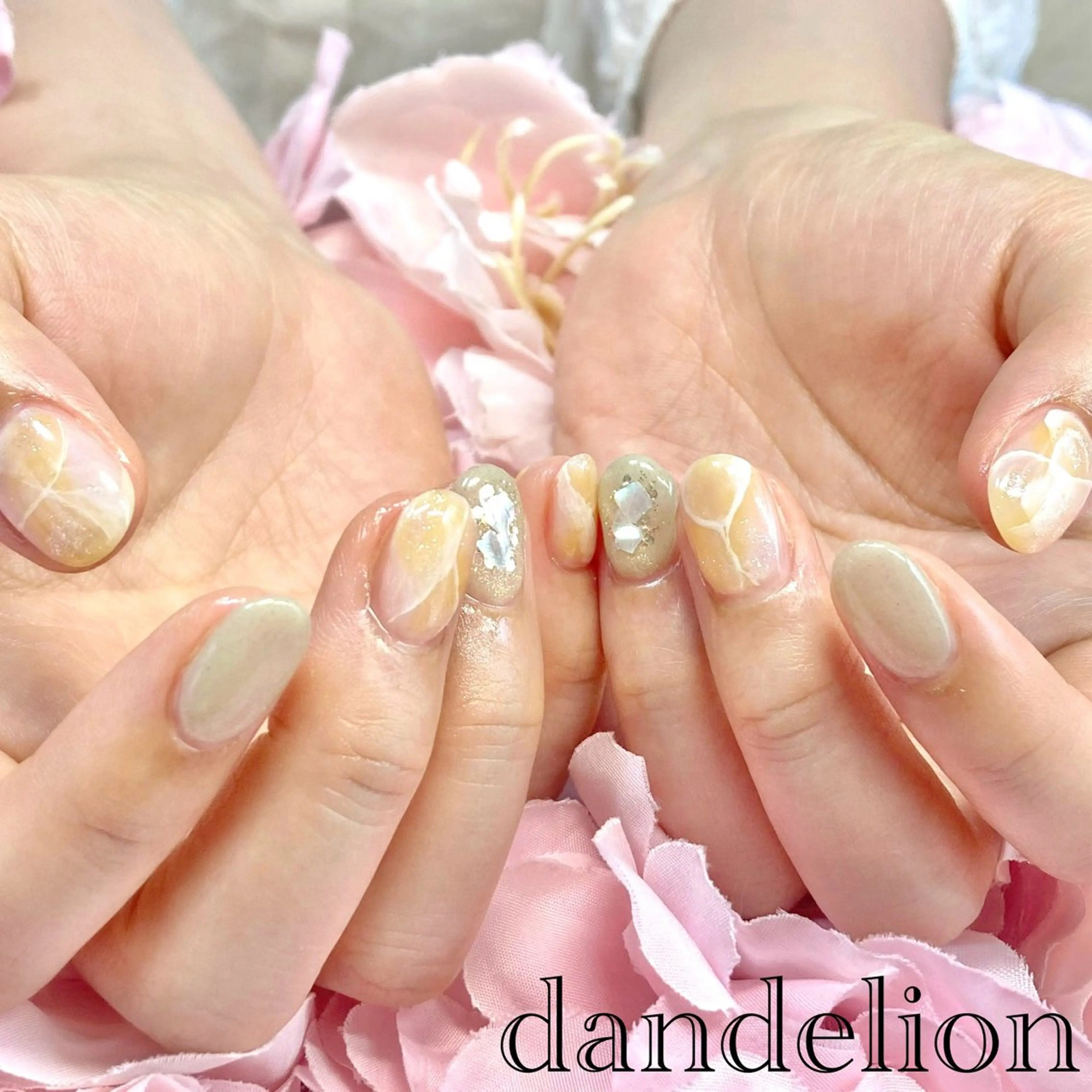 ネイル ハンドネイル ハンドケア dandelion ダンデライオンのネイルデザイン