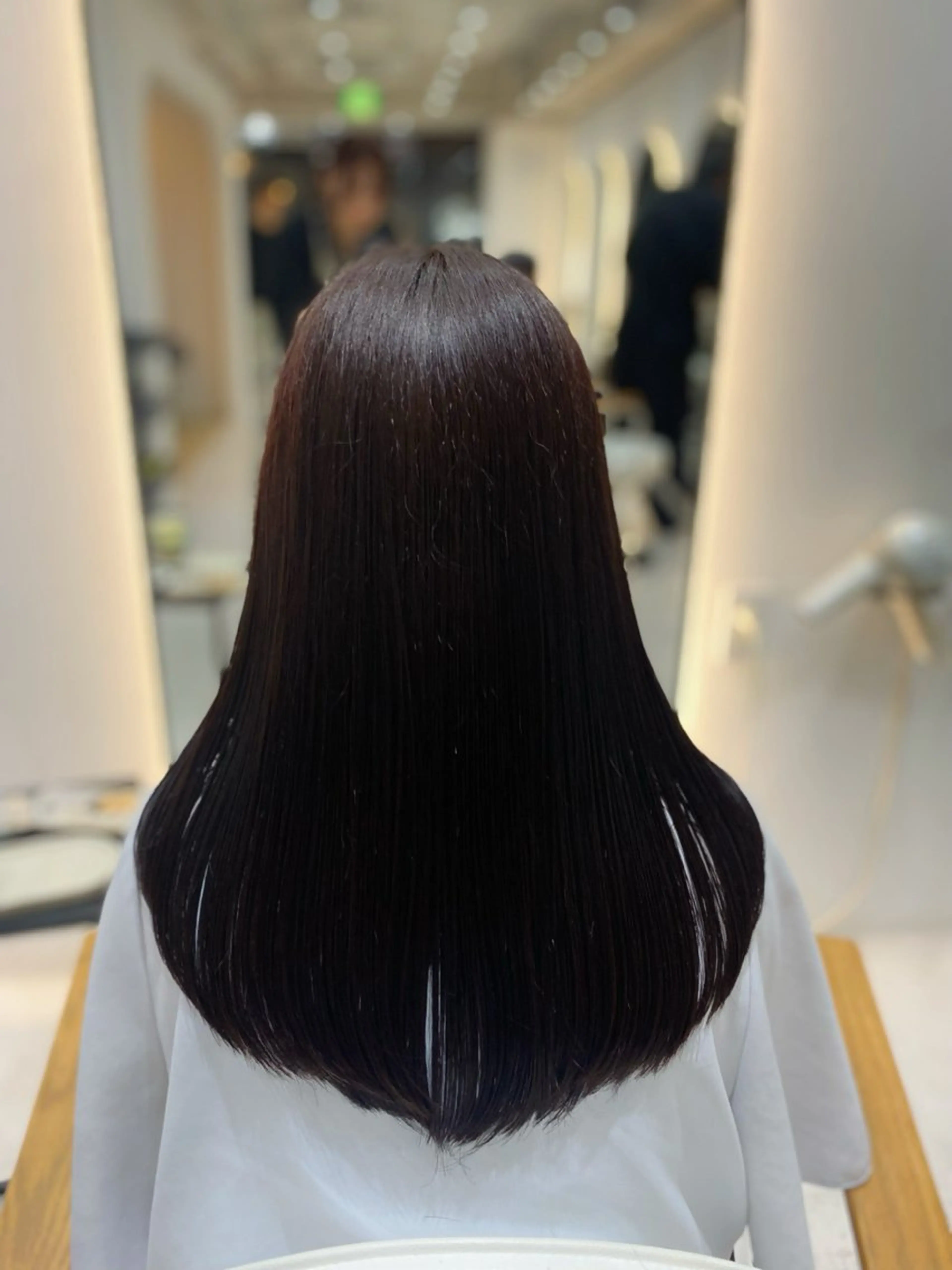 ロング カラー レイヤーカット カット ヘアカラー トリートメント 艶髪・透明感カラー・ 韓国ヘア・Yuriのヘアスタイル
