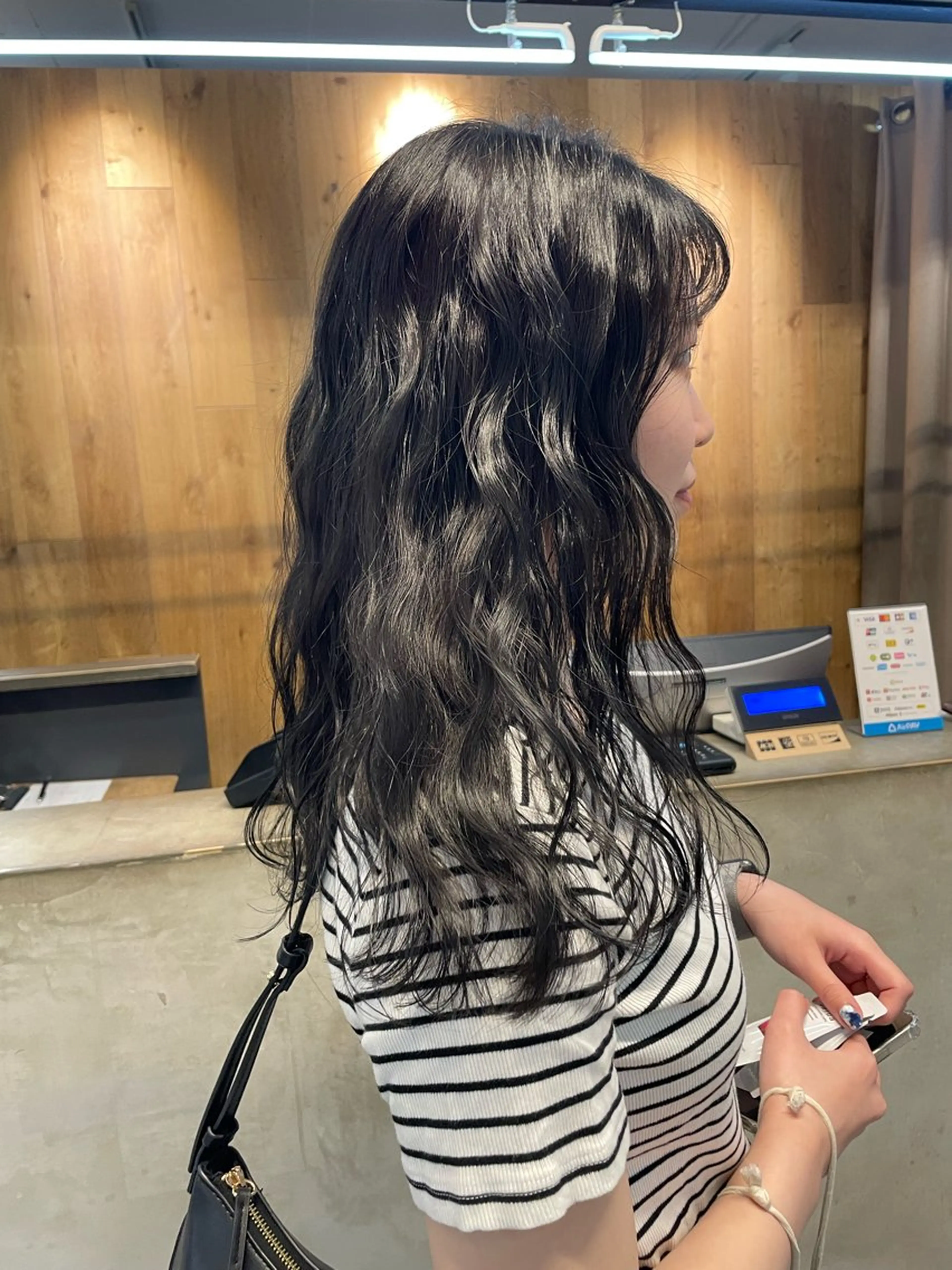 セミロング カラー ミルクティー× グレージュMOMOのヘアスタイル