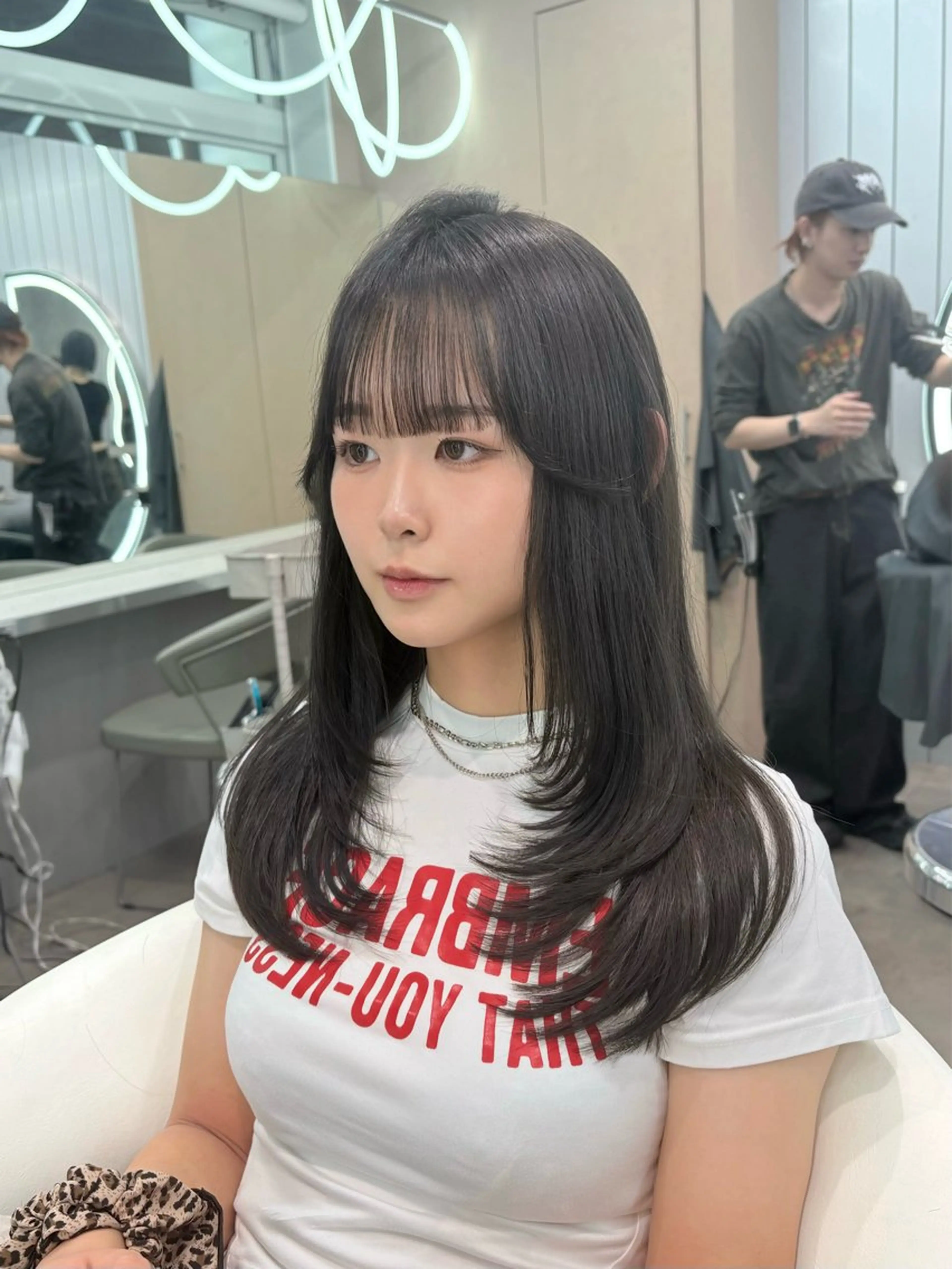 ロング カラー ヘアアレンジ アッシュ 黒髪 ブリーチ ブルーカラー ブルーブラック カット ヘアカラー トリートメント ヘアセット 大宮‎🩵盛れ顔周り 髪質改善 佐藤 和のヘアスタイル