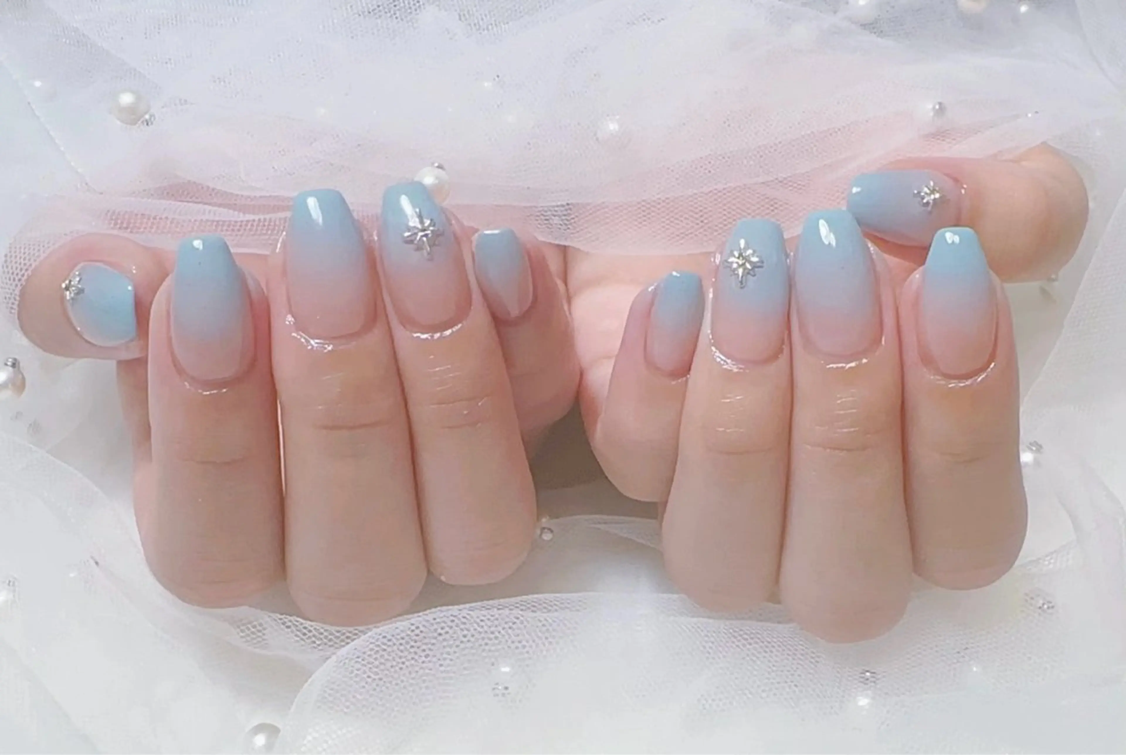 ネイル アートネイル オーロラネイル チークネイル 成人式 長さ出し ハンドネイル Mimo beau ty   salonのネイルデザイン