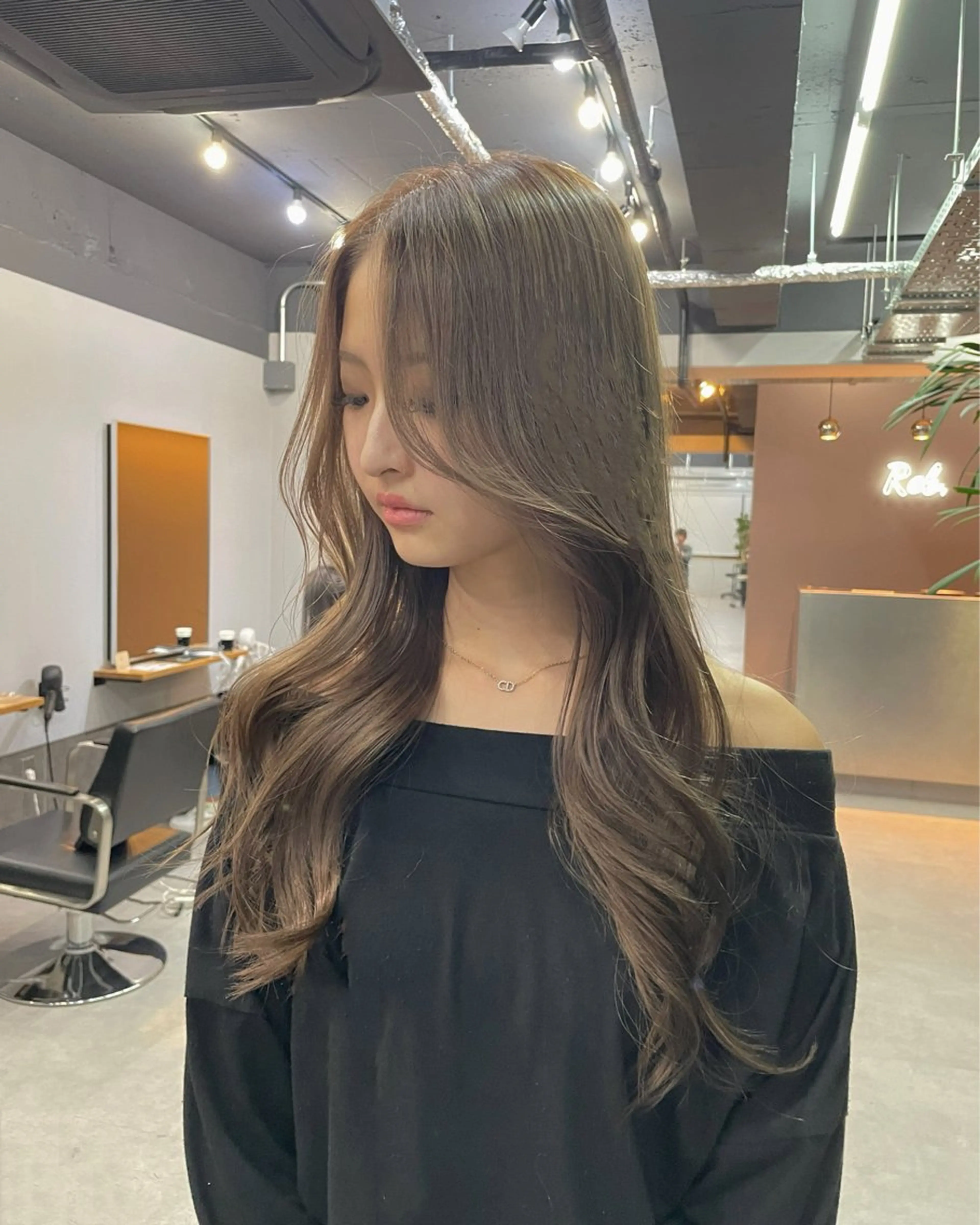 ロング カラー ヘアカラー ミルクティーベージュ ❤︎レイヤー　MIAのヘアスタイル