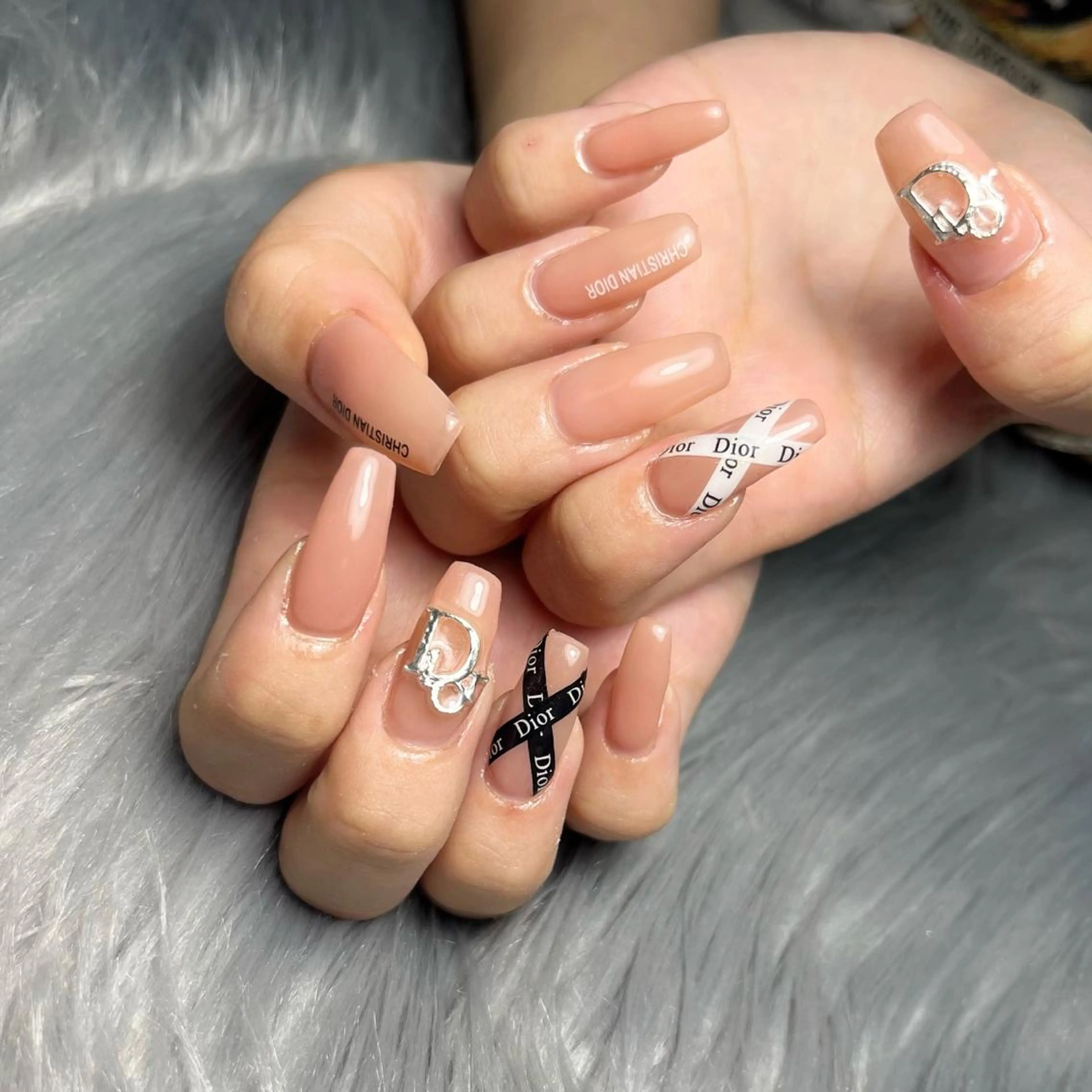 ネイル Laki nailのネイルデザイン