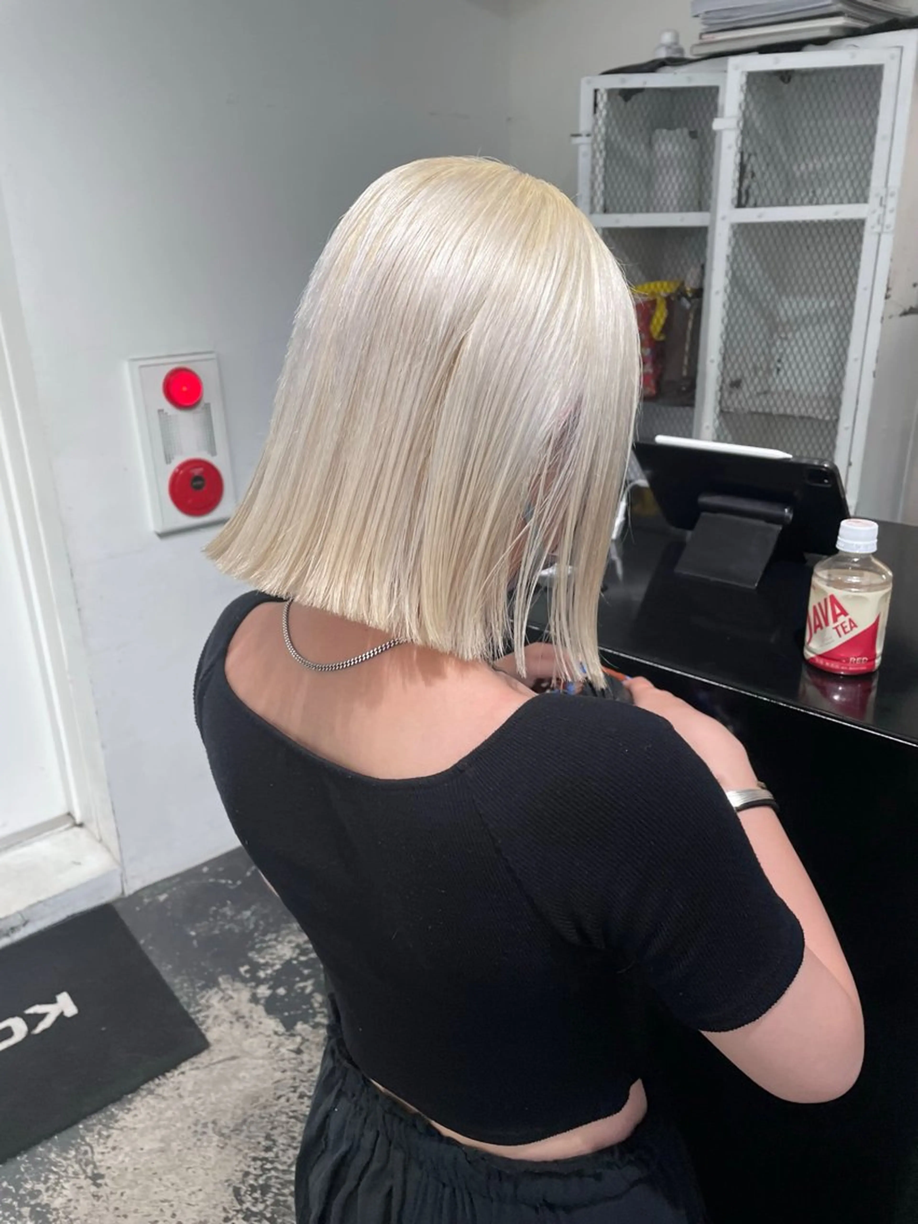 ミディアム カラー ヘアアレンジ ブリーチ 抜きっぱなしブロンド ブロンド ホワイトブロンド ヘアカラー トリートメント 💗艶髪ハイトー ンAYAKA💗のヘアスタイル