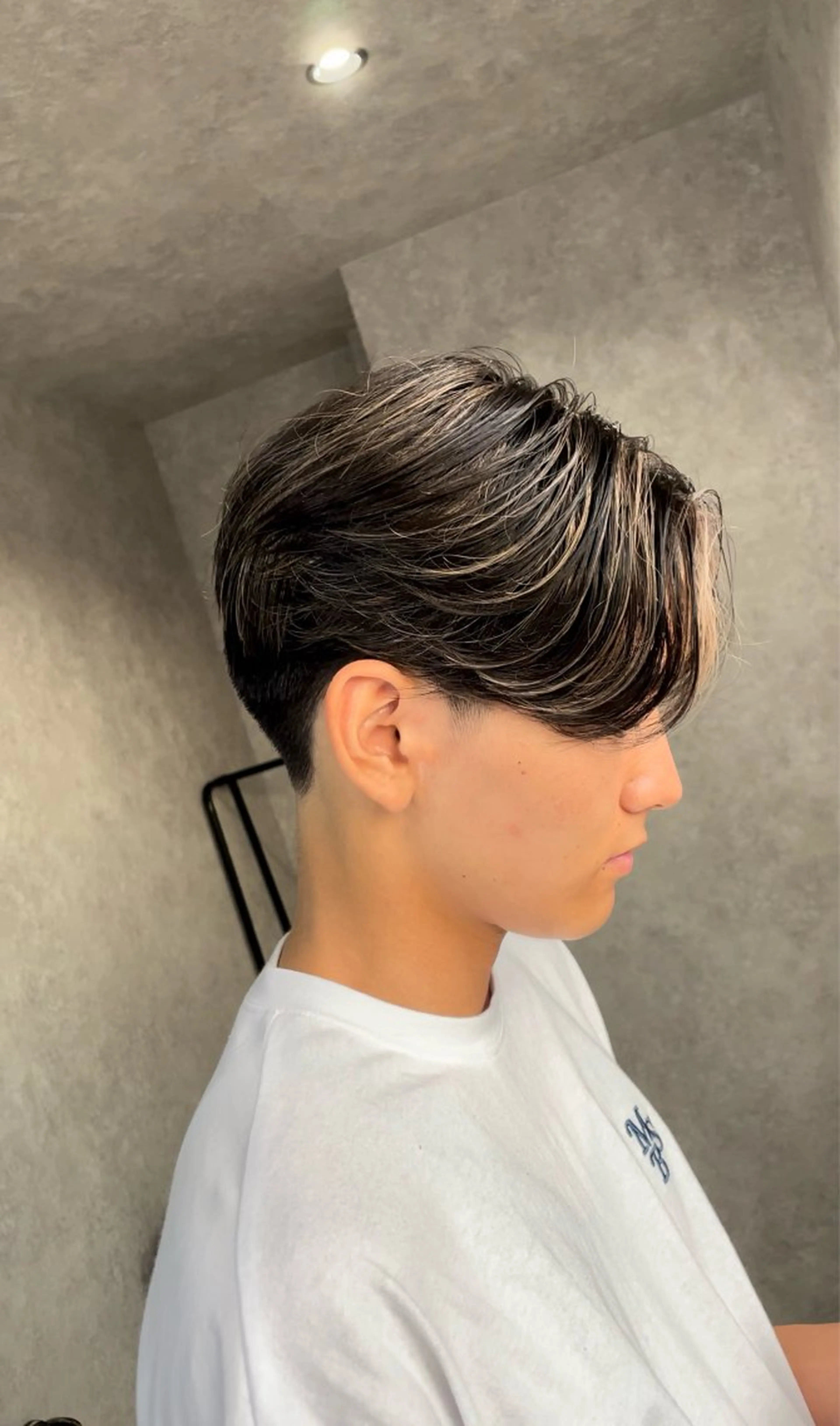 ショート カラー メンズ ヘアカラー GLOW所属・マタカ ミナリのヘアスタイル