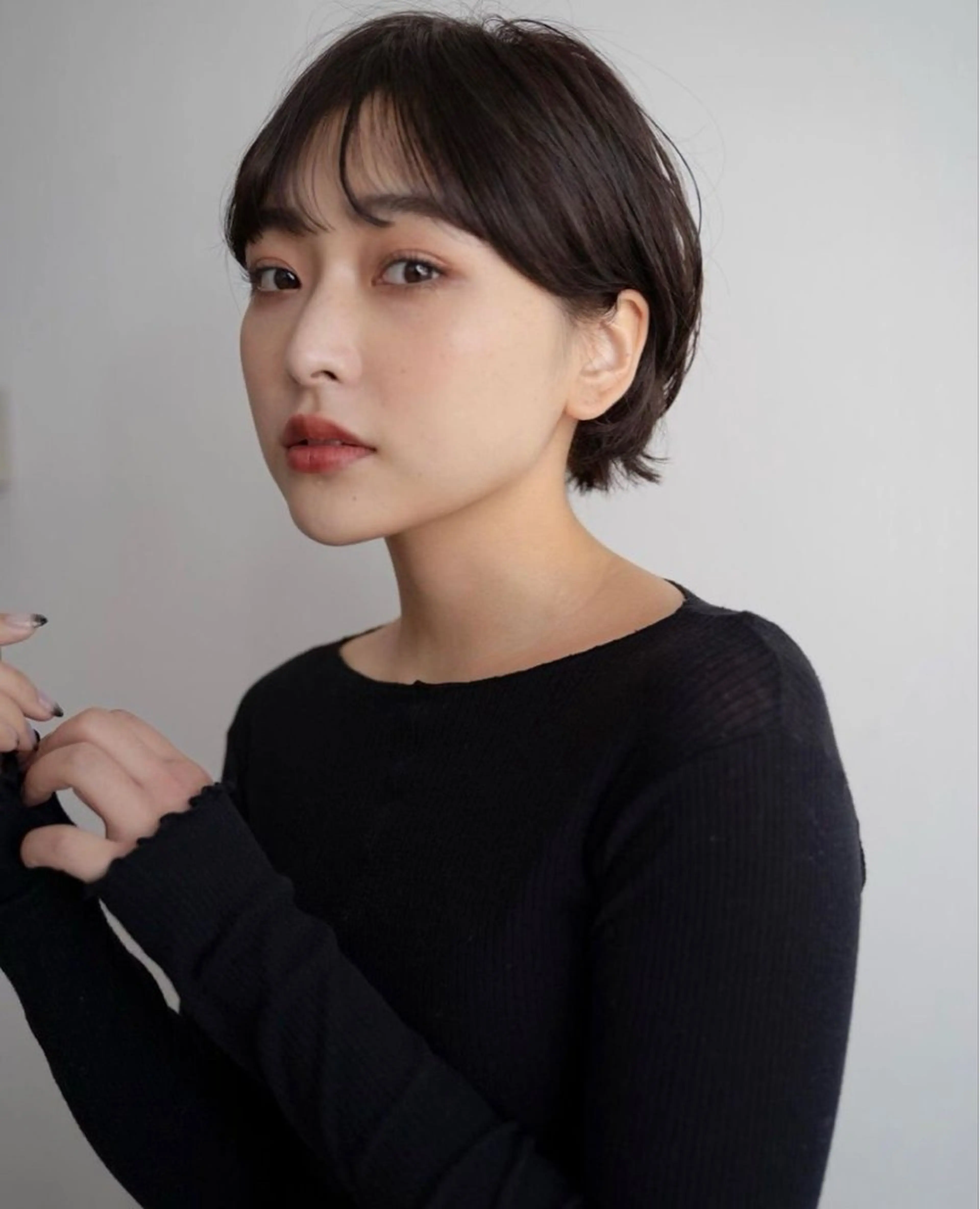 ショート くせ毛 ショートヘア MINAMO 韓国レイヤーのヘアスタイル