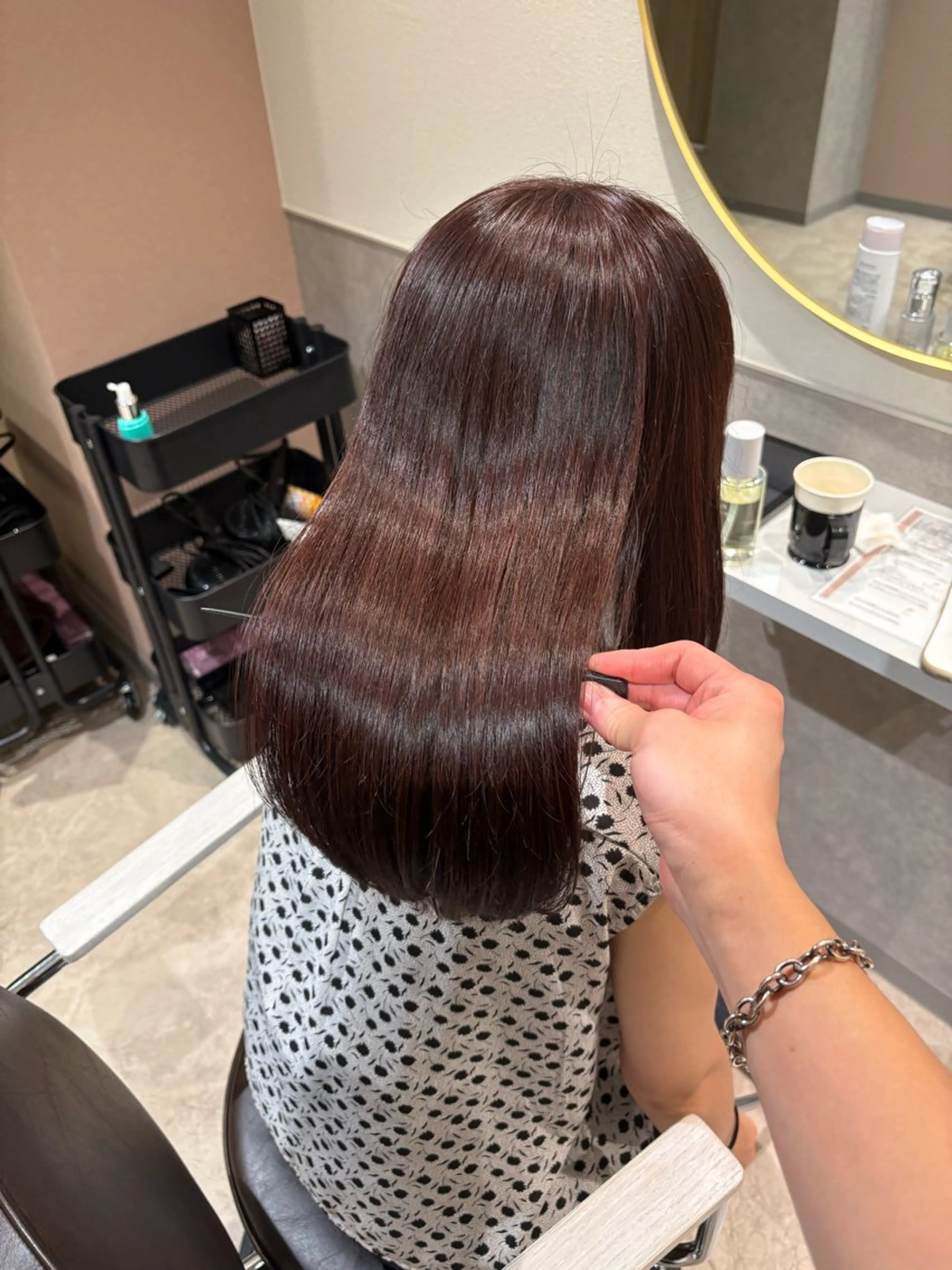 ミディアム カラー 髪質改善 トリートメント ヘアカラー トリートメント 💖褒められサラ艶髪 💖髪質改善💖本木のヘアスタイル