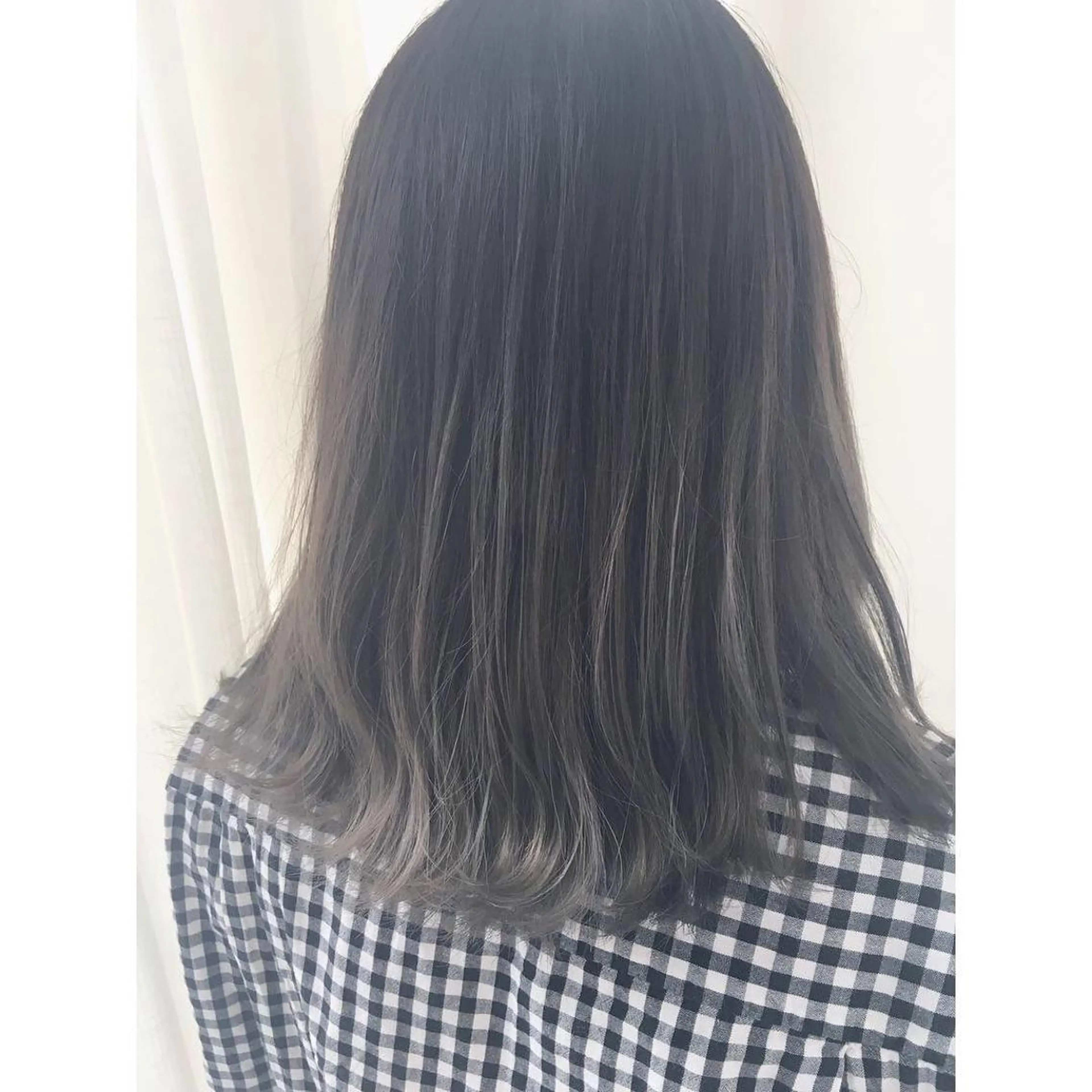 ミディアム カラー ヘアカラー タナカ マナミのヘアスタイル