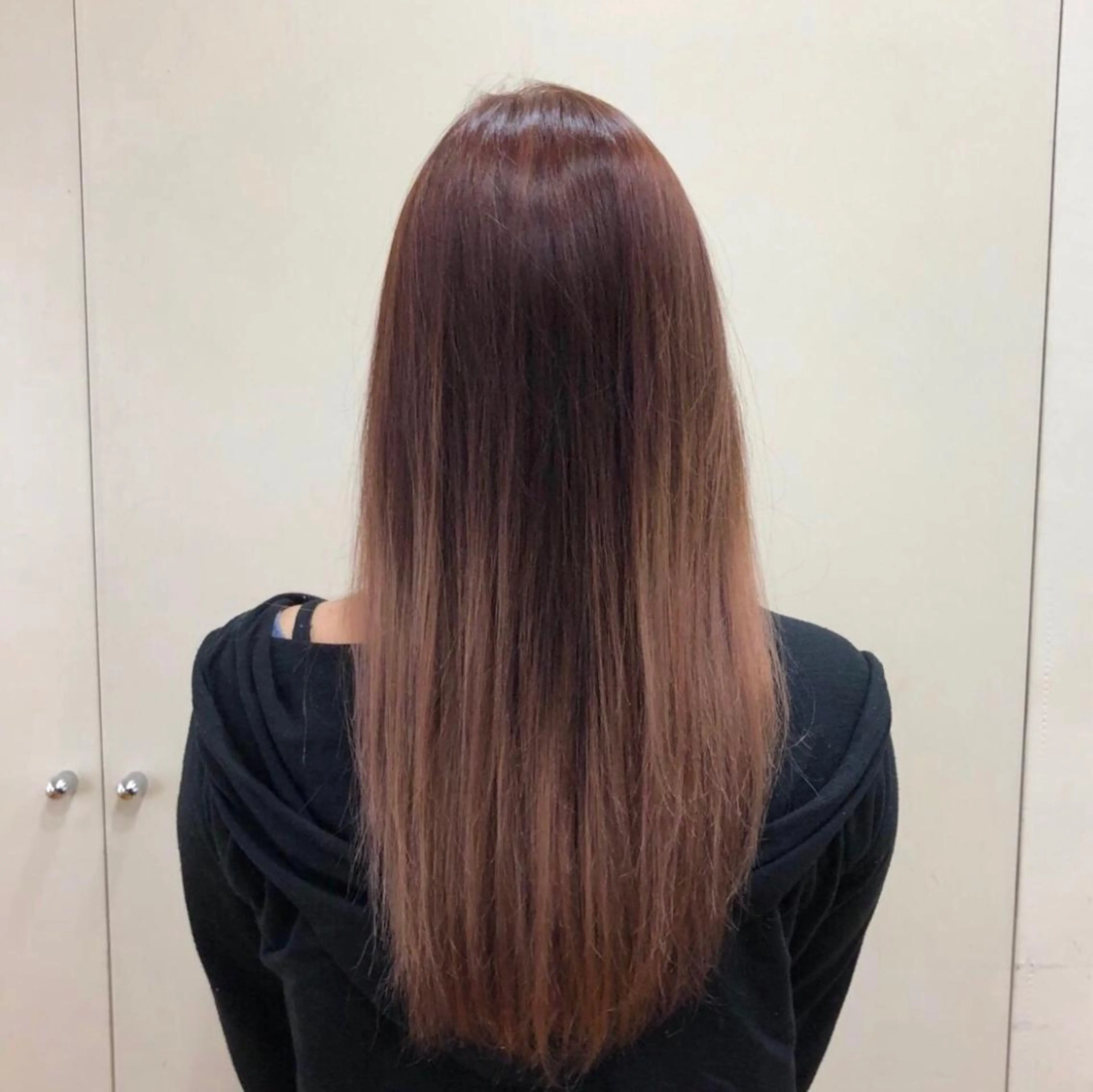 ロング カラー グラデーションカラー ピンクカラー レイヤーと顔まわり 大好き❣️関口拓馬のヘアスタイル
