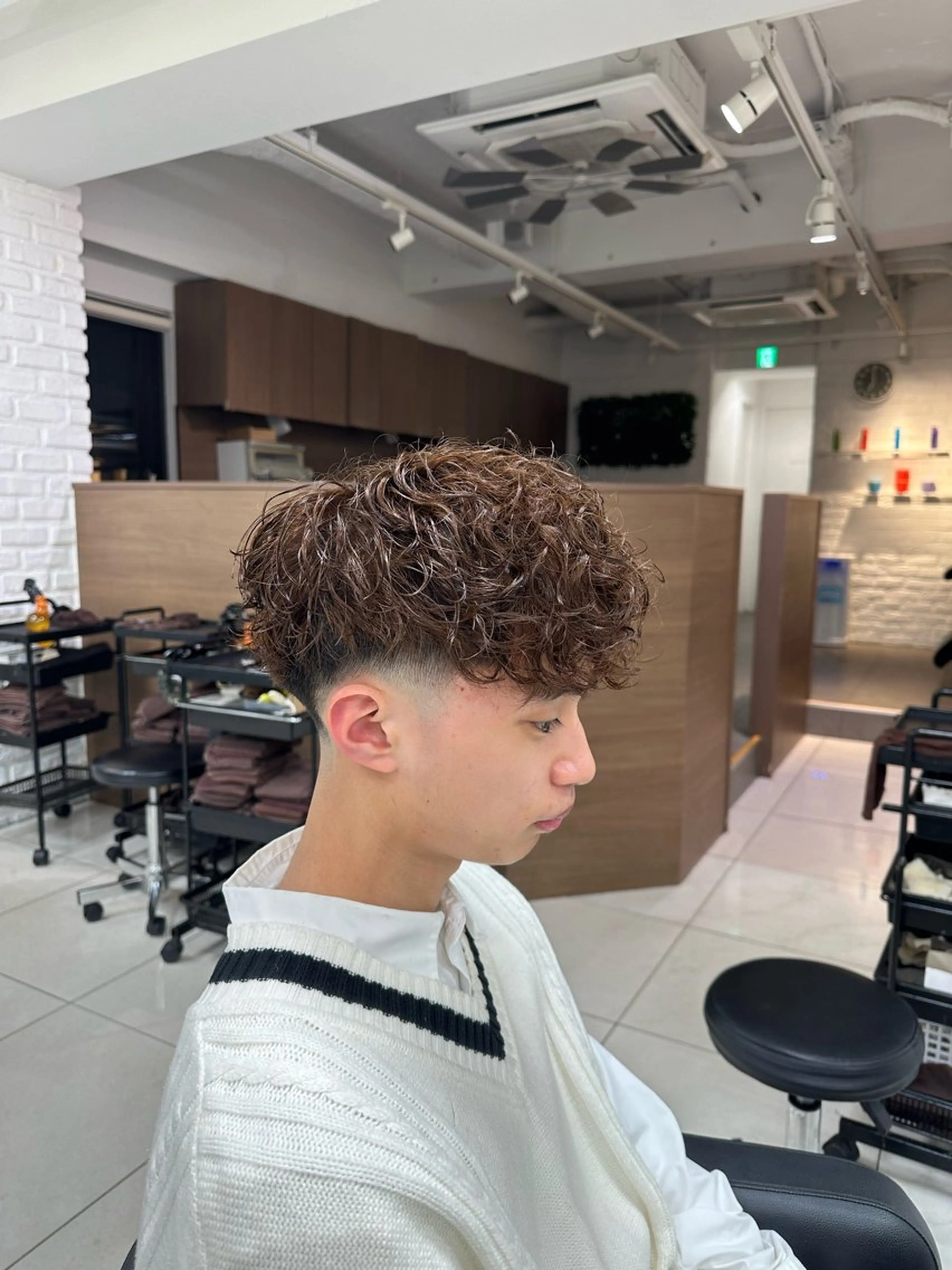 ショート カラー パーマ ブラウンカラー 外国人風カラー カット ヘアカラー パーマ トリートメント フェザーパーマ職人 🪶ryosukeのヘアスタイル